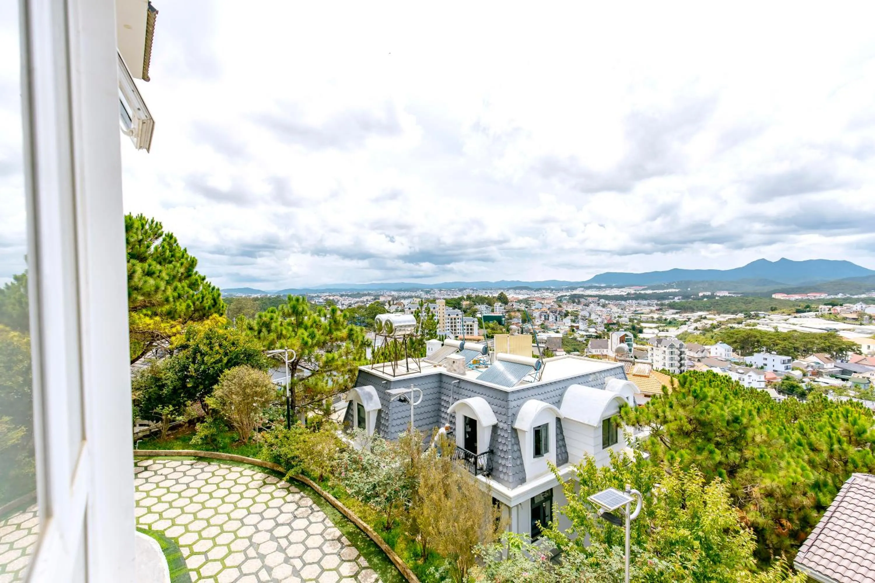 Day in Dallas Hotel Dalat