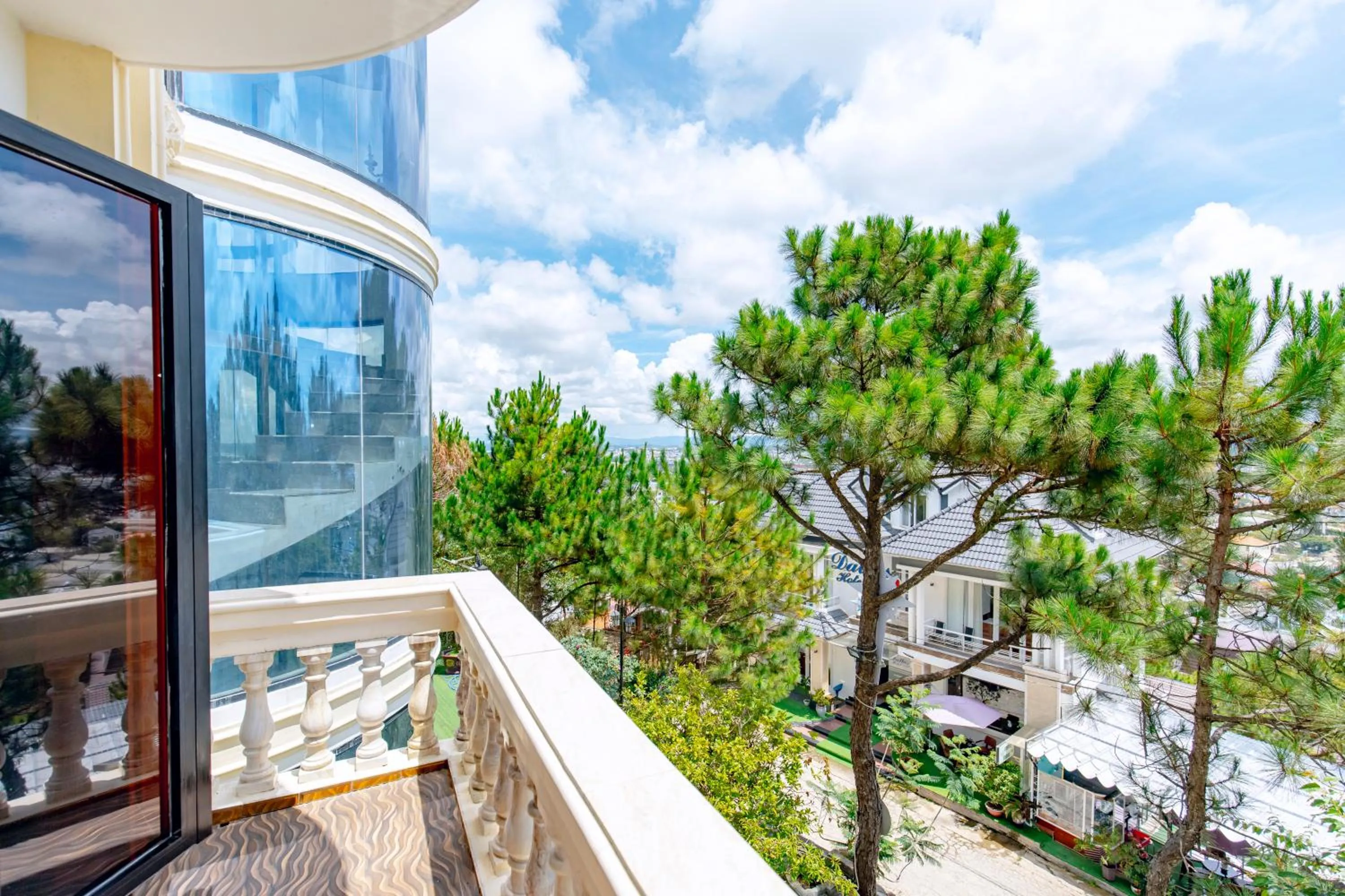 Spring in Dallas Hotel Dalat