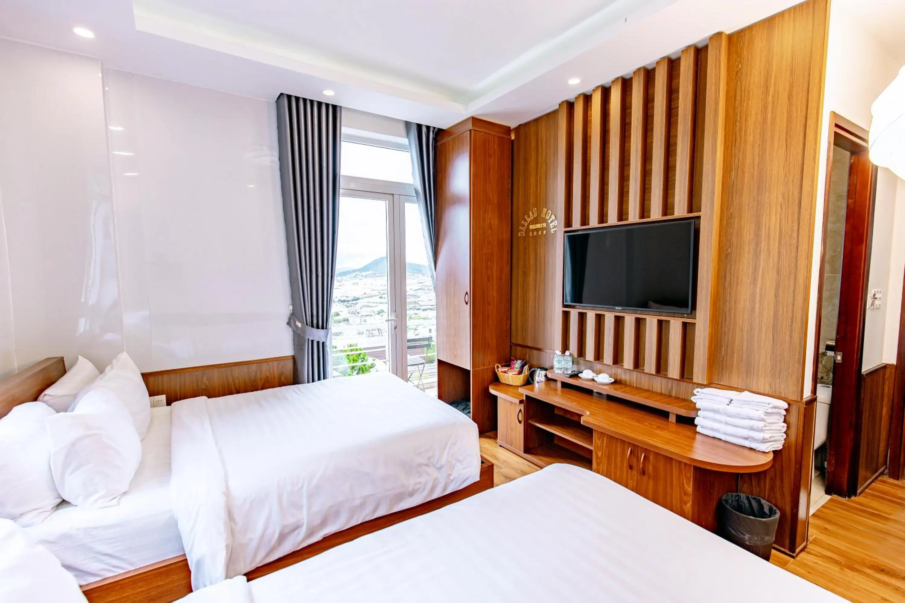 Bed in Dallas Hotel Dalat