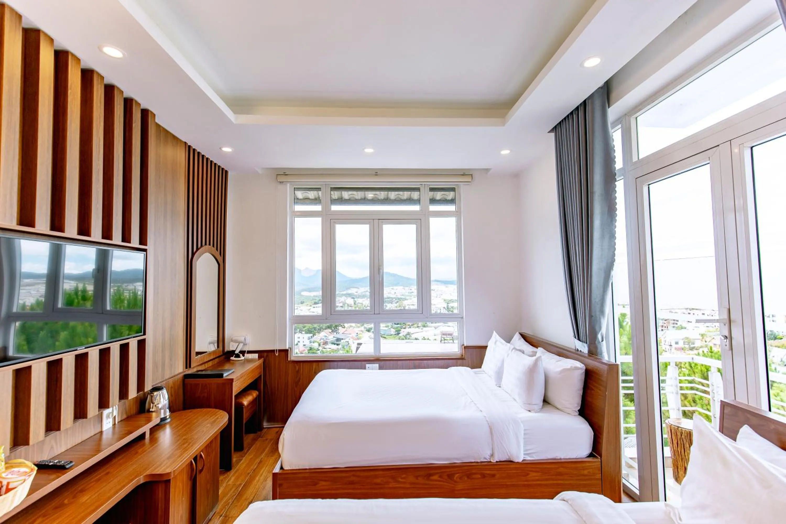 Bed in Dallas Hotel Dalat