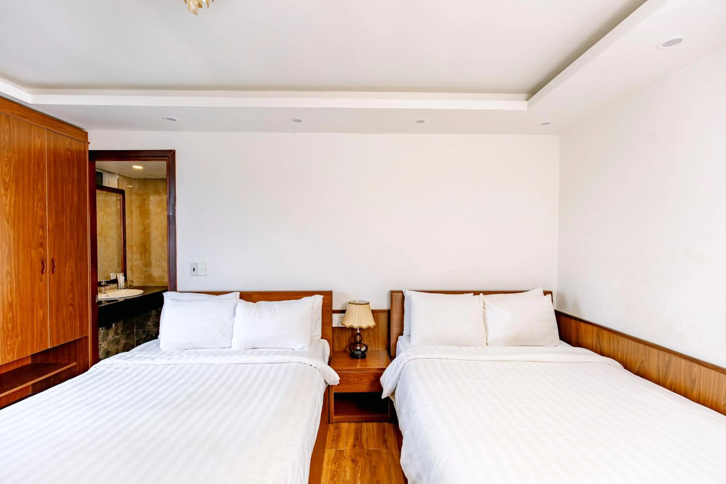 Bed in Dallas Hotel Dalat