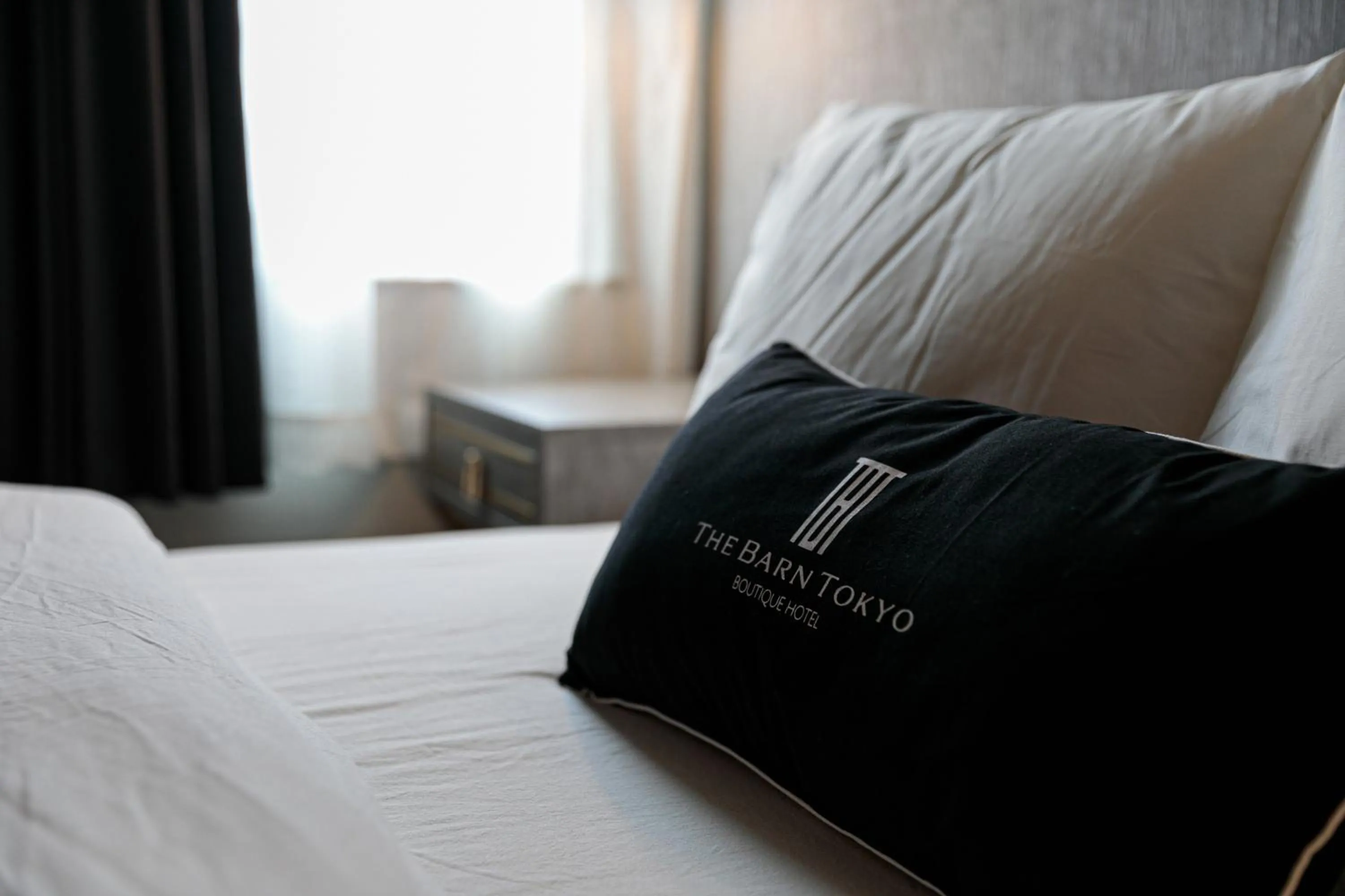 Bed in The Barn Tokyo