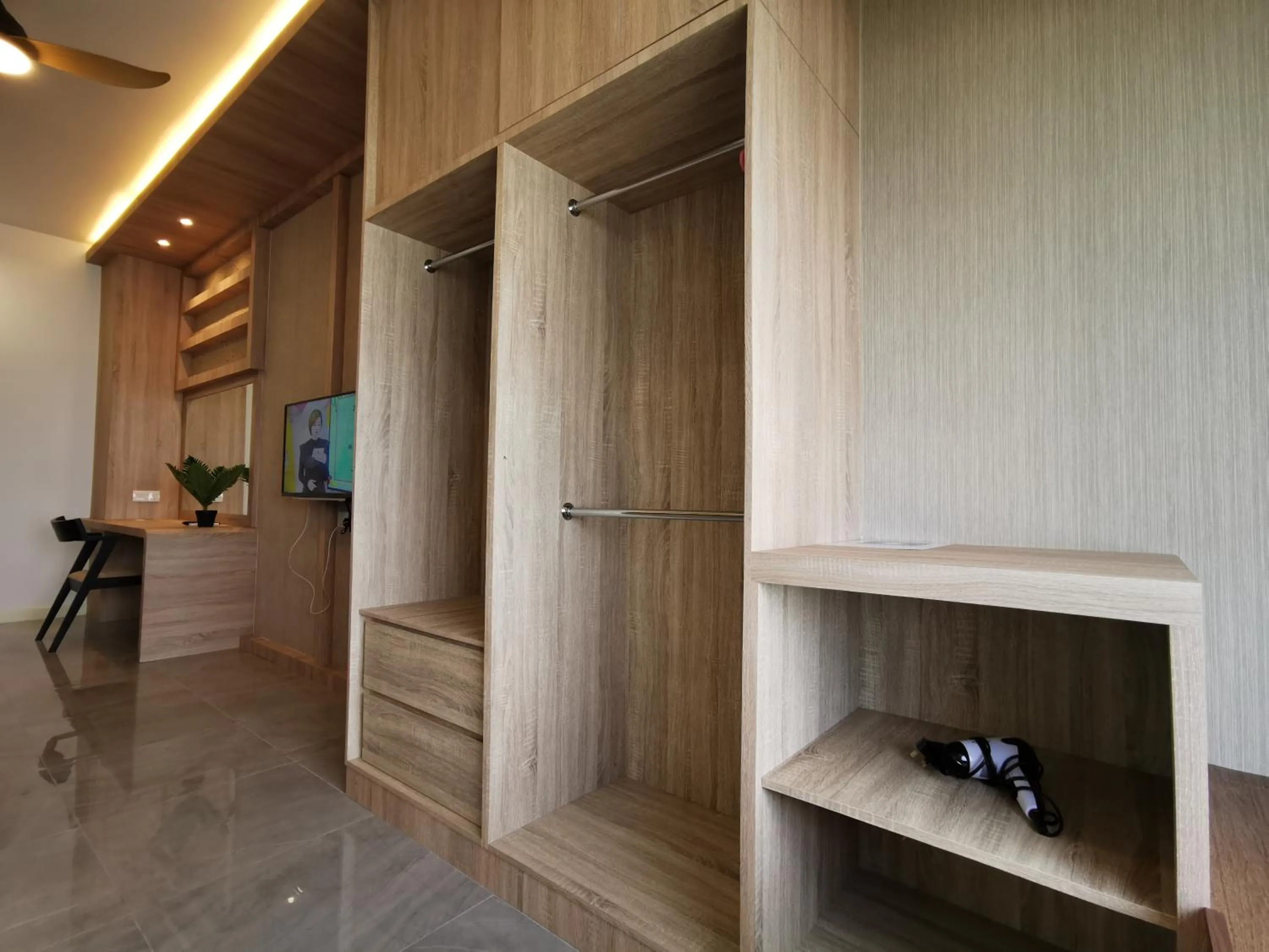 wardrobe in Thermospace Imperio B-25-31 Melaka City