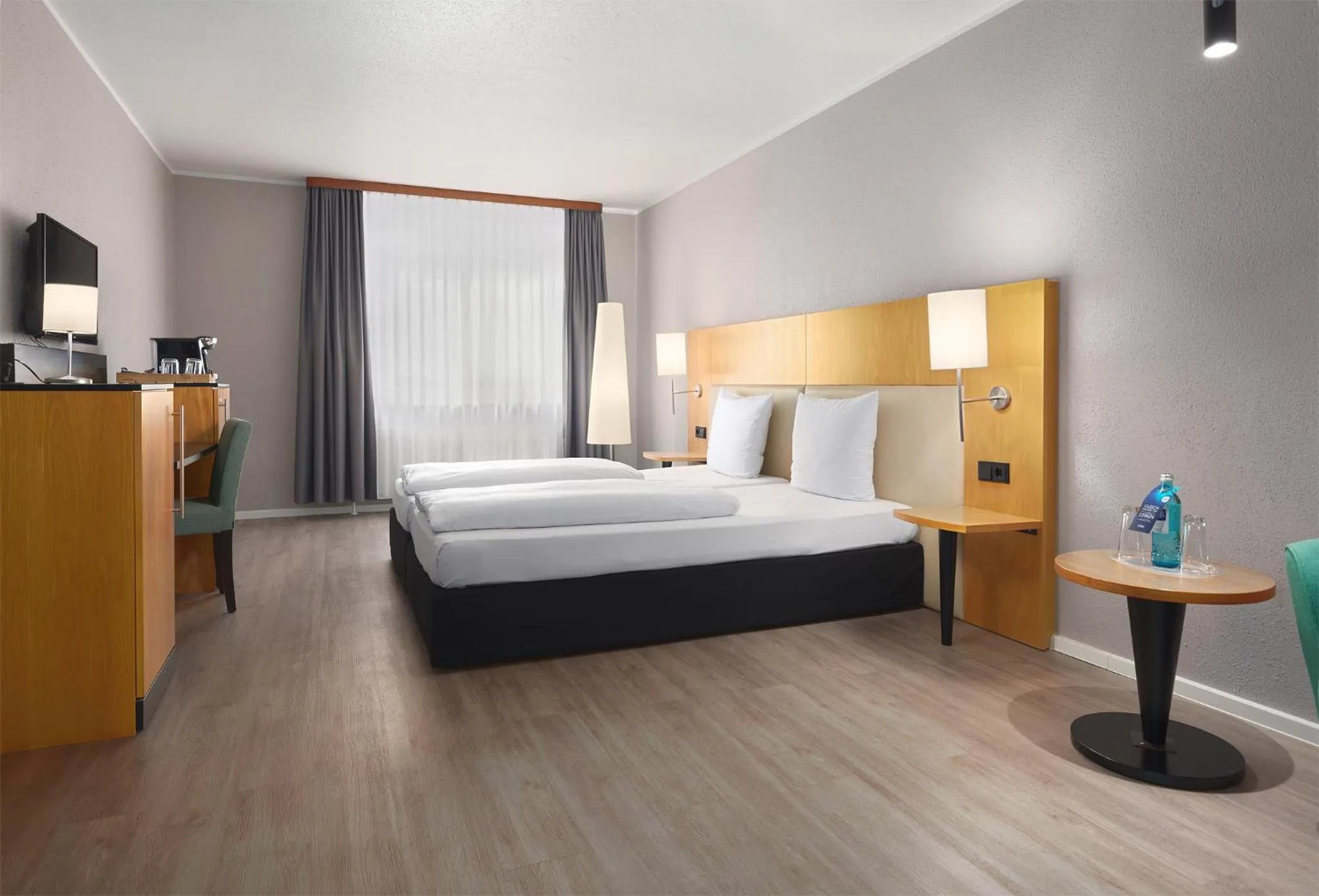 Coffee/tea facilities, Bed in Trip Inn Hotel Egelsbach Frankfurt