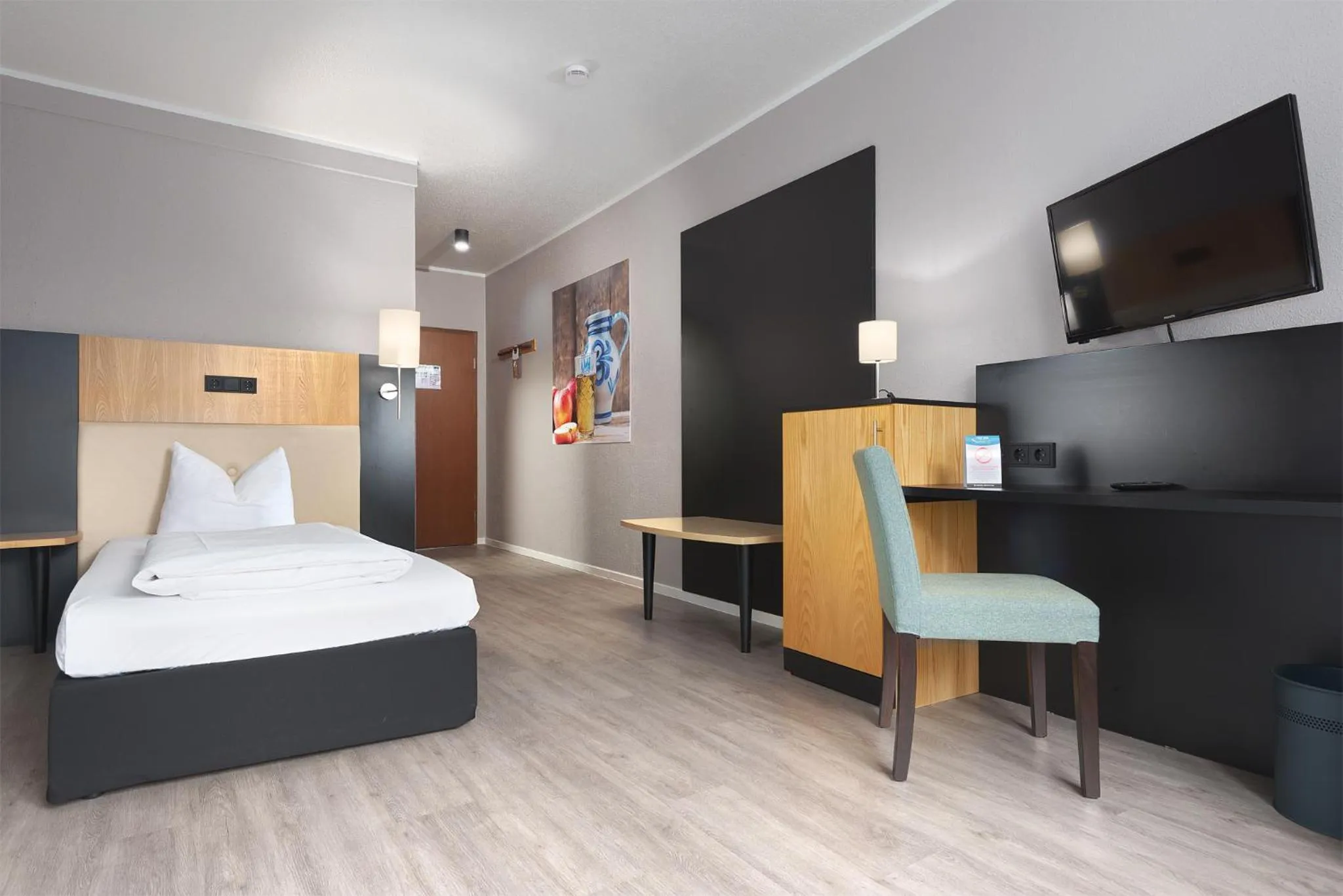 Photo of the whole room, Bed in Trip Inn Hotel Egelsbach Frankfurt