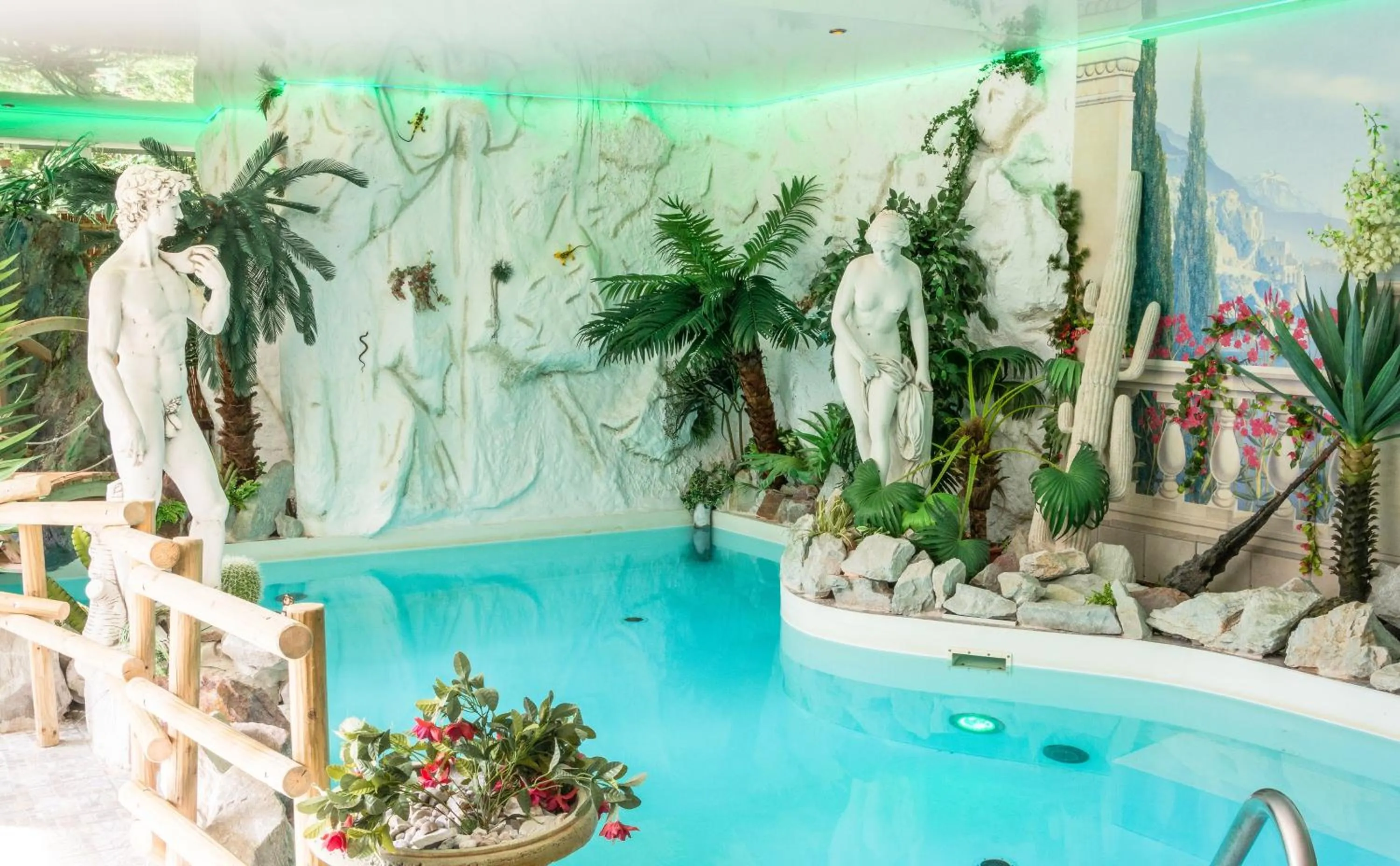 Swimming pool in Waldgasthaus am Schwarzenbruch