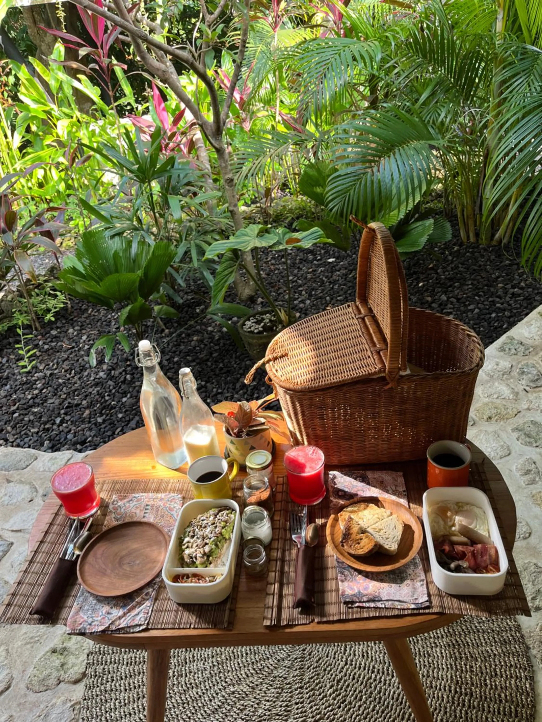 Restaurant/places to eat in Roots Tree House