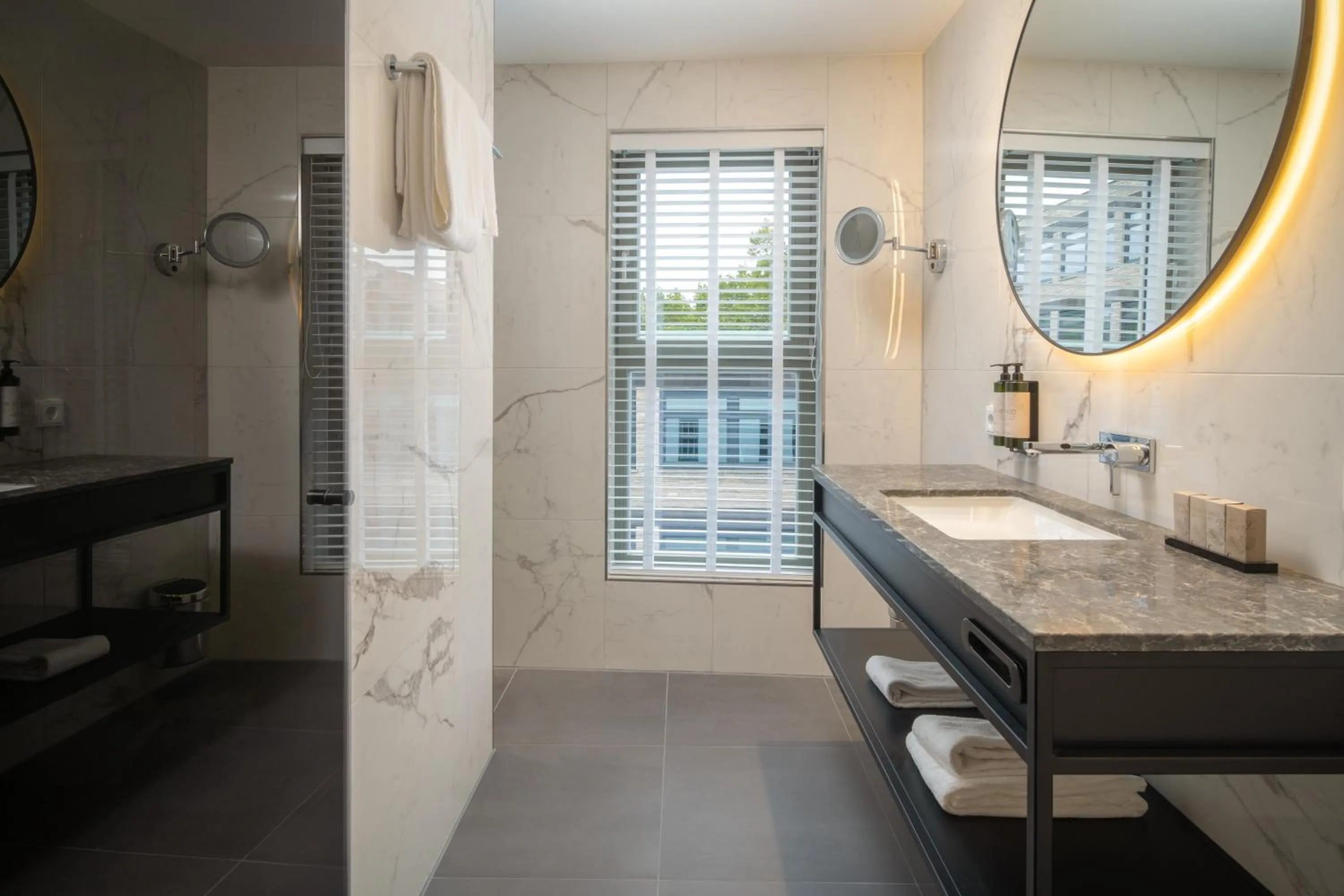 Bathroom in Van der Valk Hotel Hildesheim