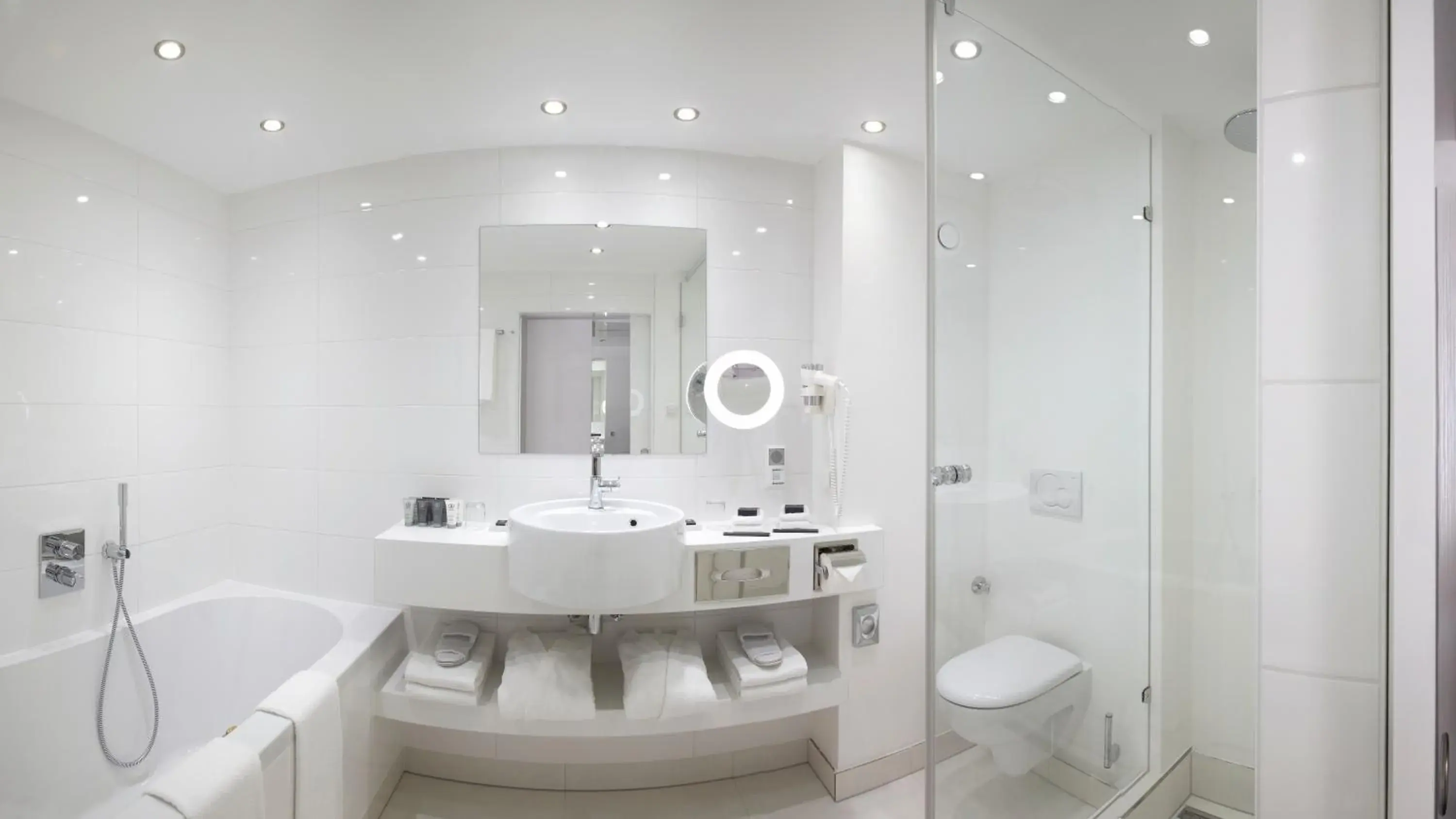 Bathroom in Van der Valk Hotel Hildesheim Bathroom in Van der Valk Hotel Hildesheim