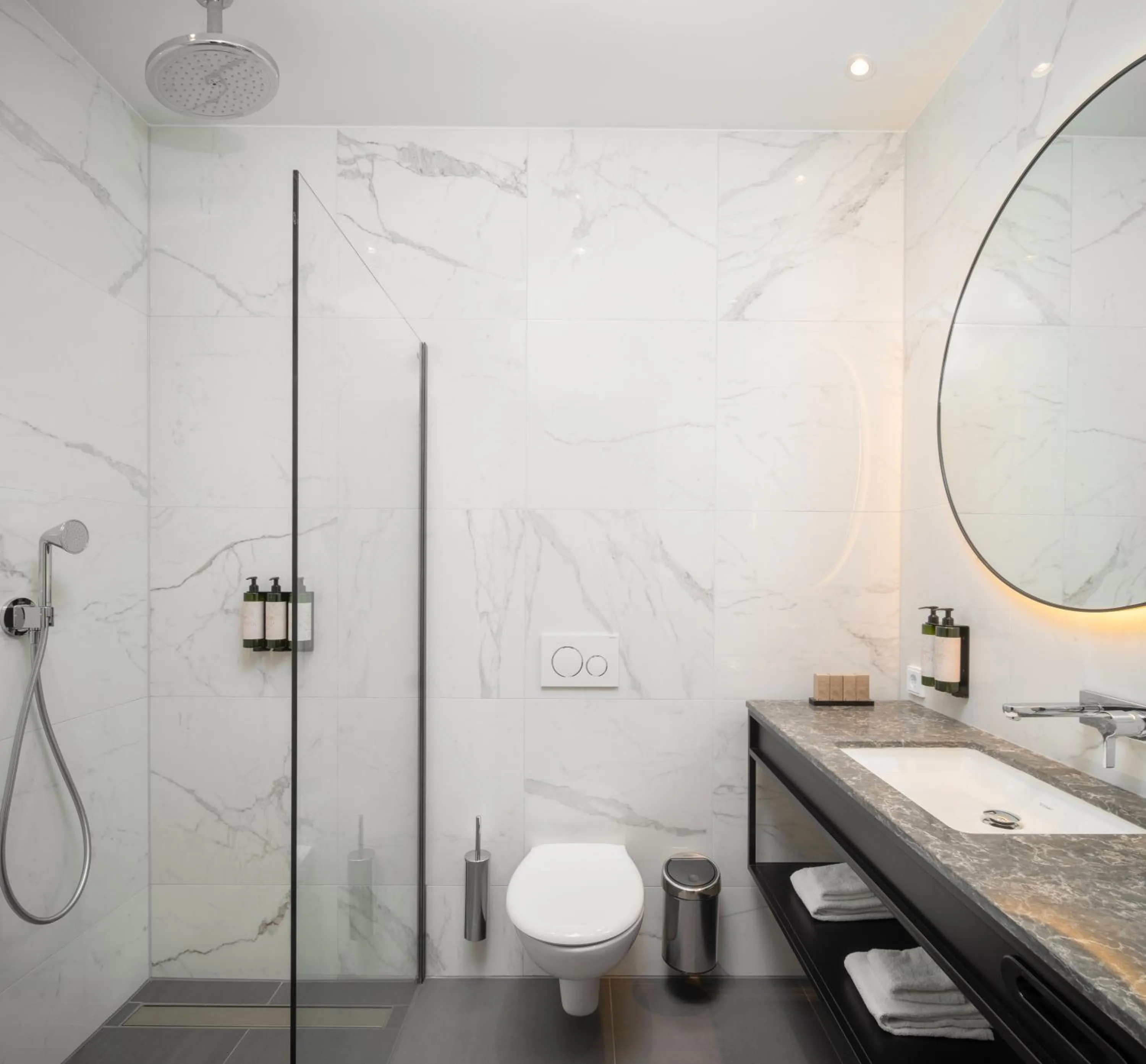 Bathroom in Van der Valk Hotel Hildesheim