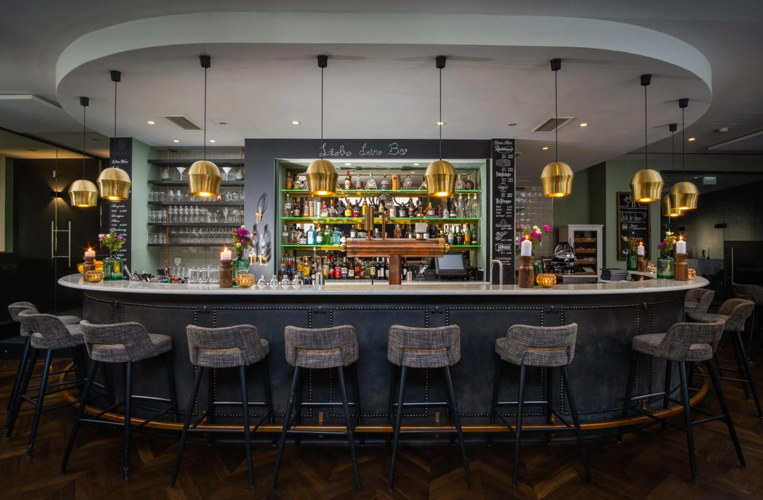 Lounge or bar in Van der Valk Hotel Hildesheim