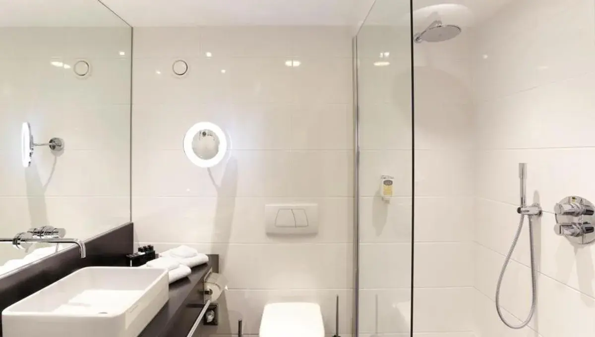 Superior Double Room in Van der Valk Hotel Hildesheim Superior Double Room in Van der Valk Hotel Hildesheim