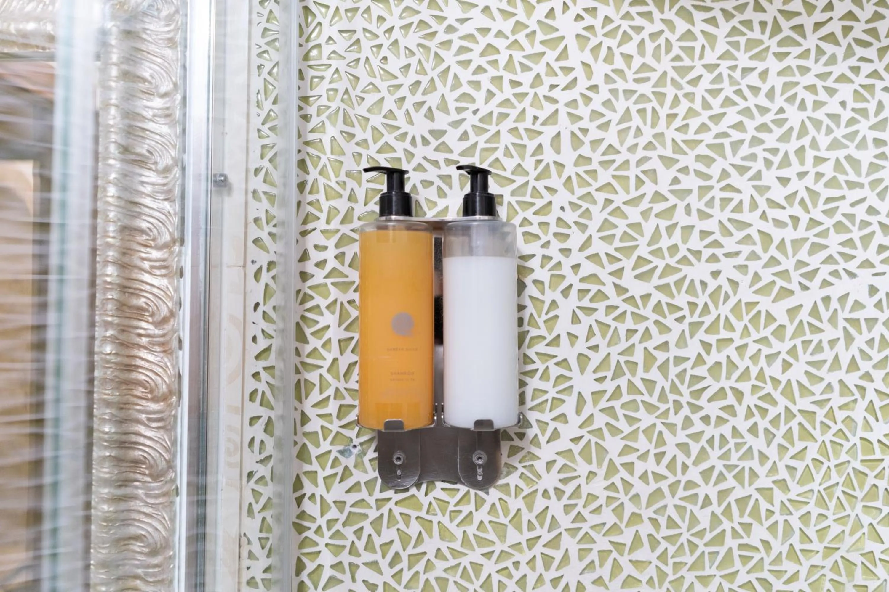 Shower in Korean Sonata