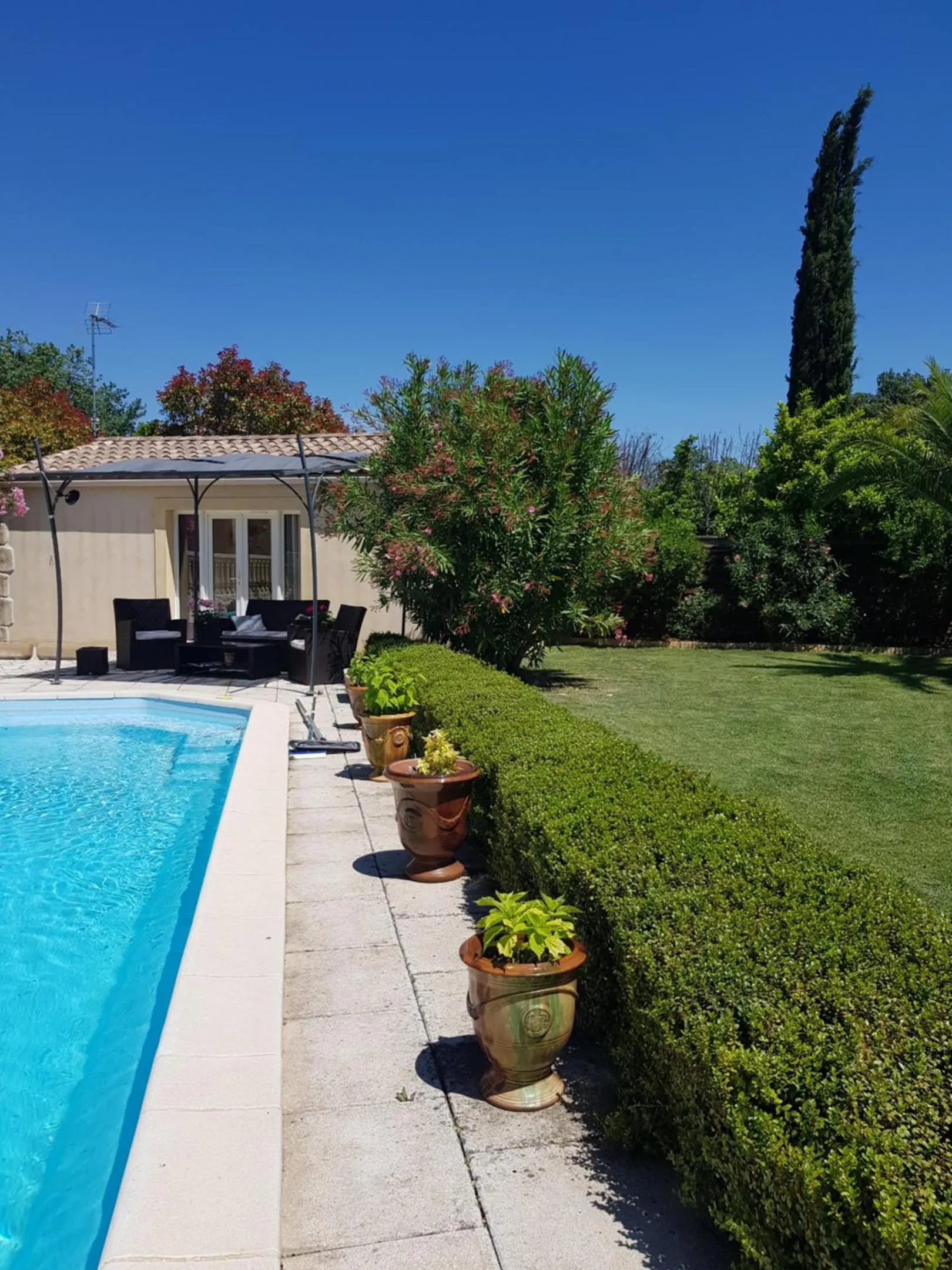 " Chez NADOU " 2 Chambres d' Hôtes dans maison indépendante à 4 Kms d'Uzès