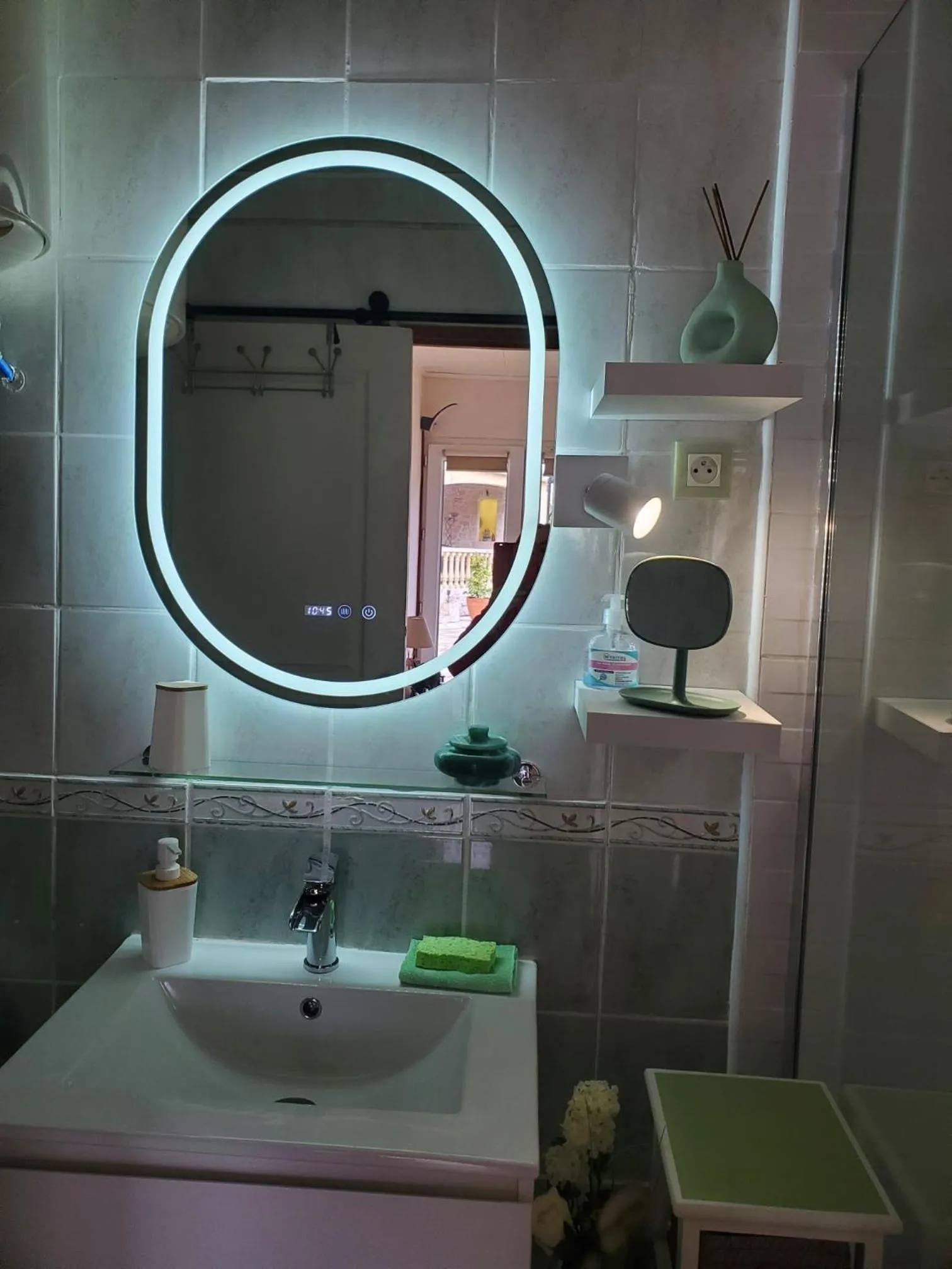 " Chez NADOU " 2 Chambres d' Hôtes dans maison indépendante à 4 Kms d'Uzès