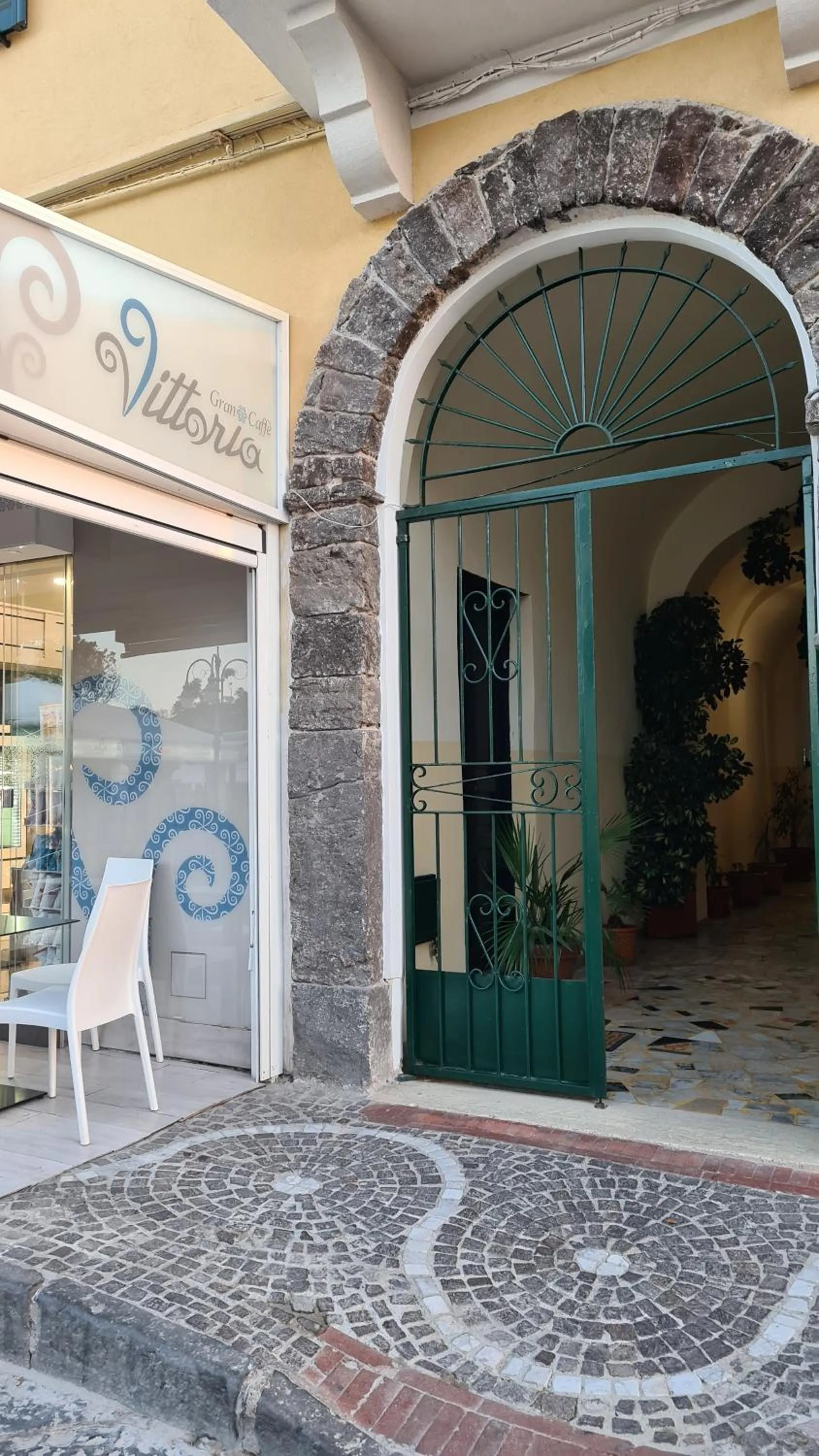 Facade/entrance in B&B La Piazzetta
