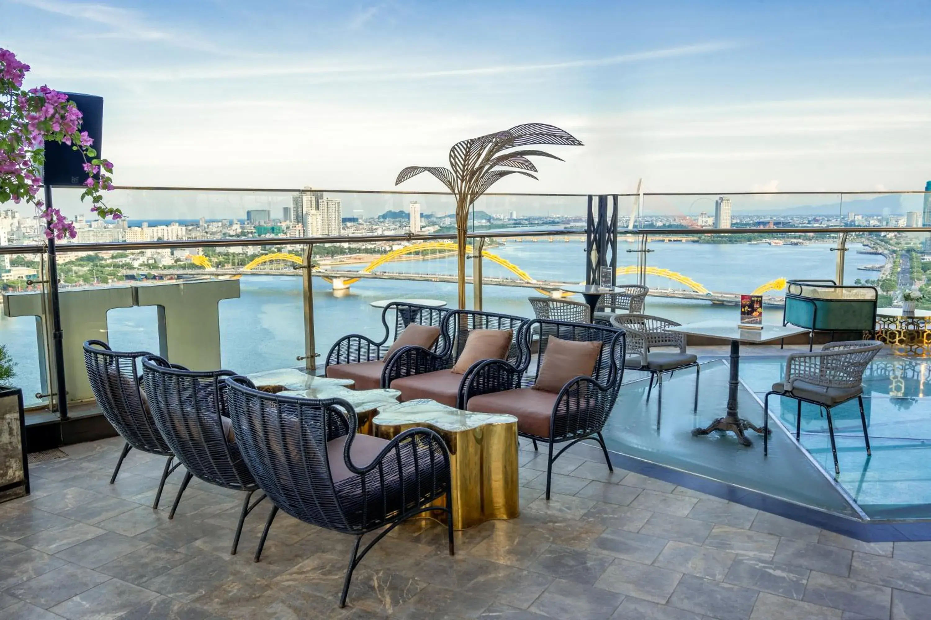 Property building in HAIAN Riverfront Hotel Da Nang Property building in HAIAN Riverfront Hotel Da Nang