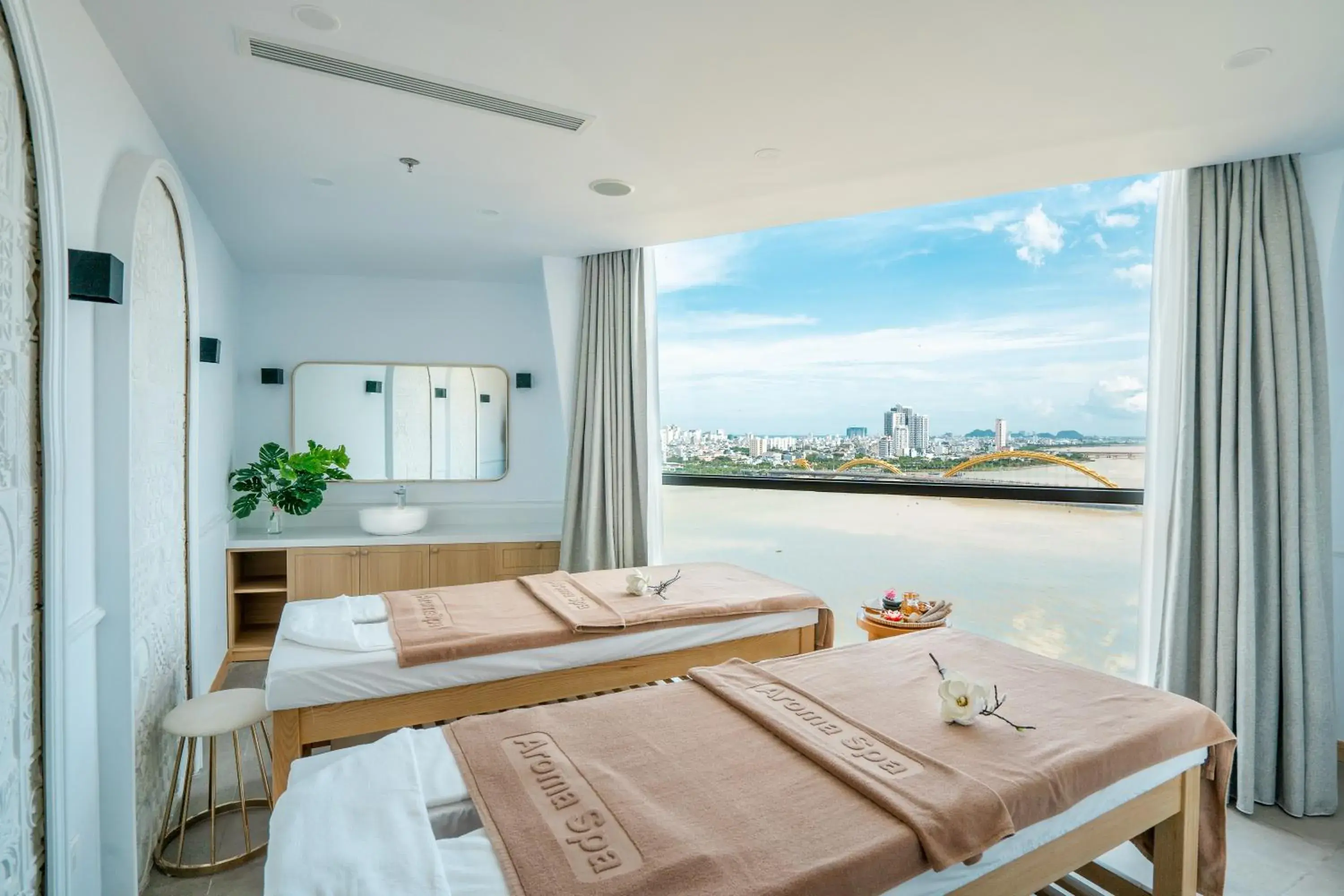 Massage, Bed in HAIAN Riverfront Hotel Da Nang Massage, Bed in HAIAN Riverfront Hotel Da Nang