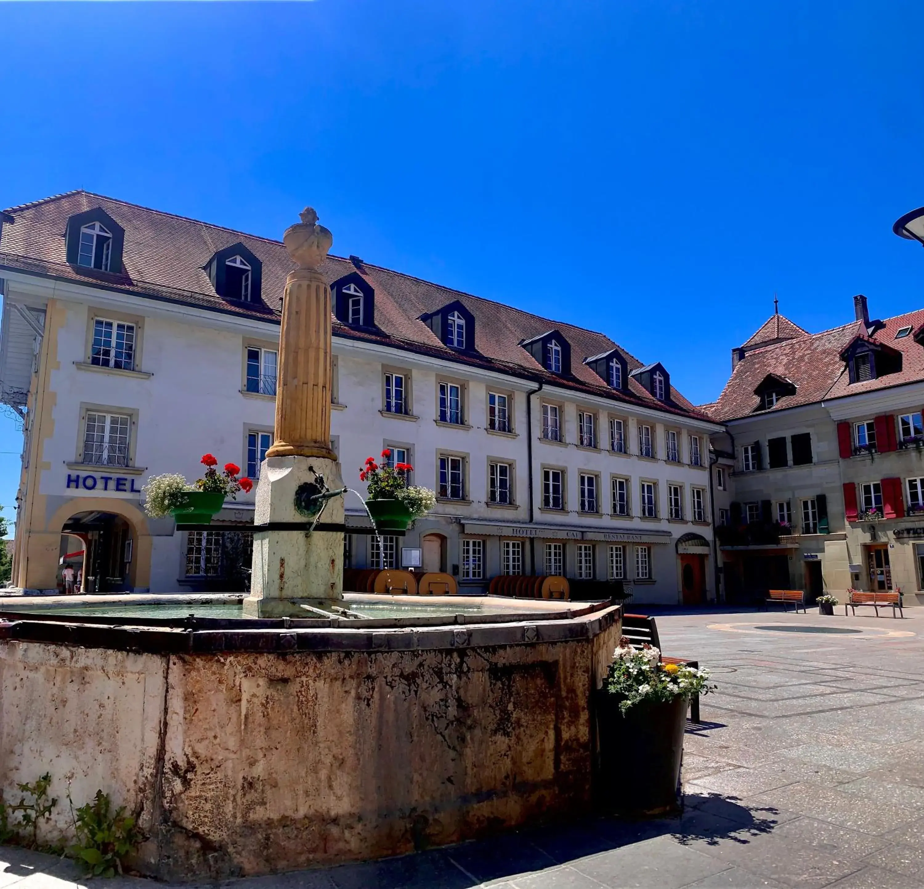 SWISS HOTEL LA COURONNE SWISS HOTEL LA COURONNE