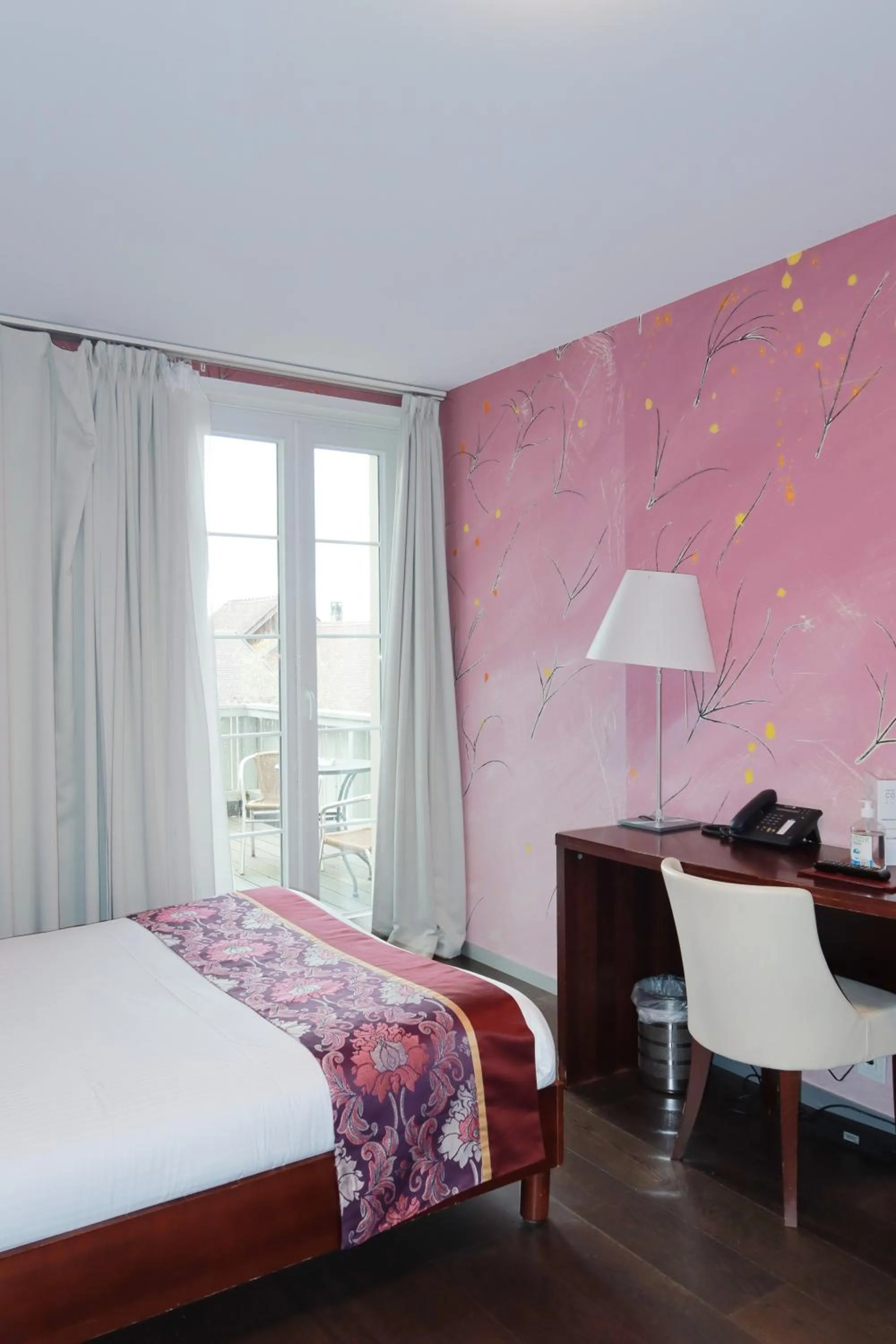 Property building in SWISS HOTEL LA COURONNE