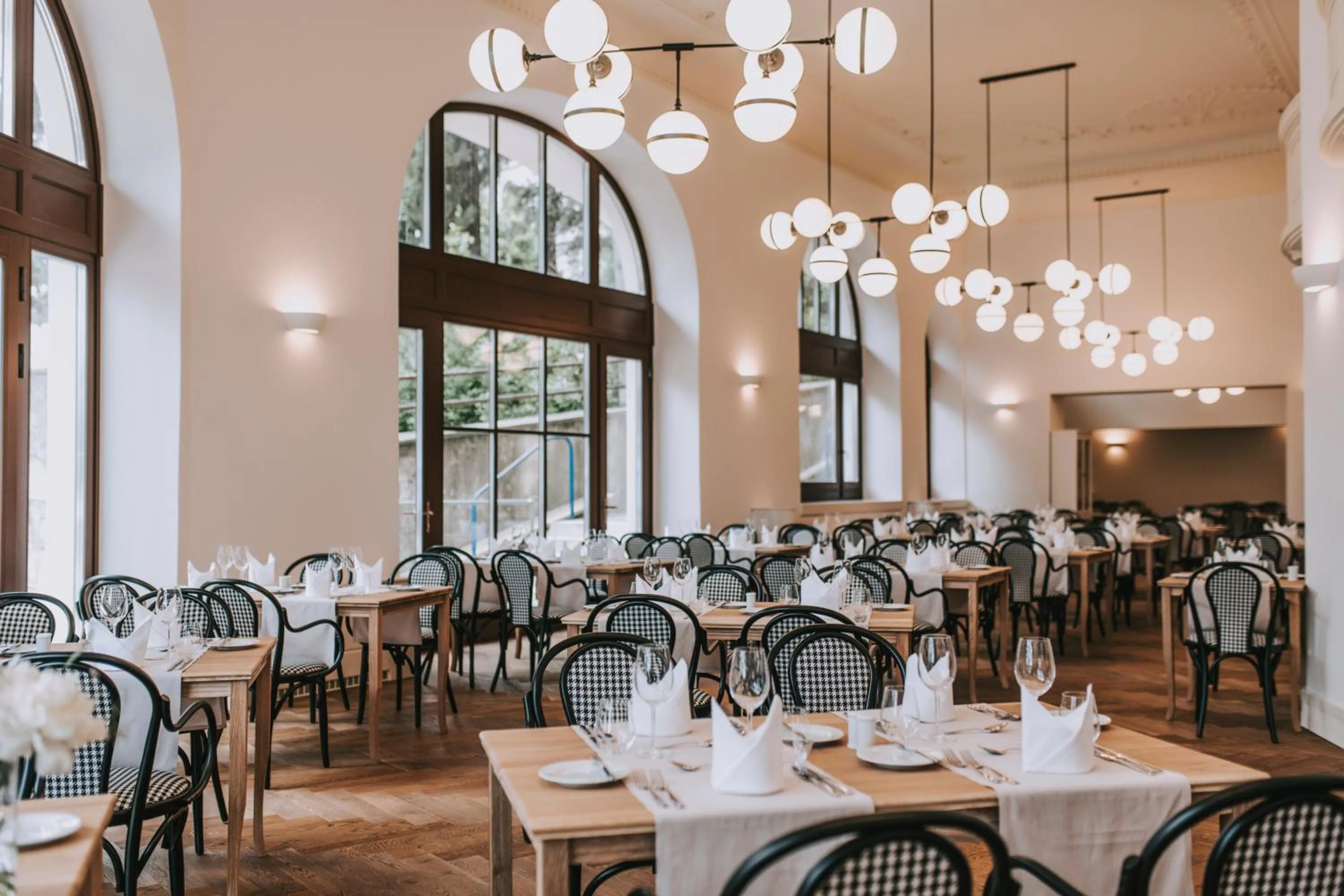 Restaurant/places to eat in Hotel Miramare