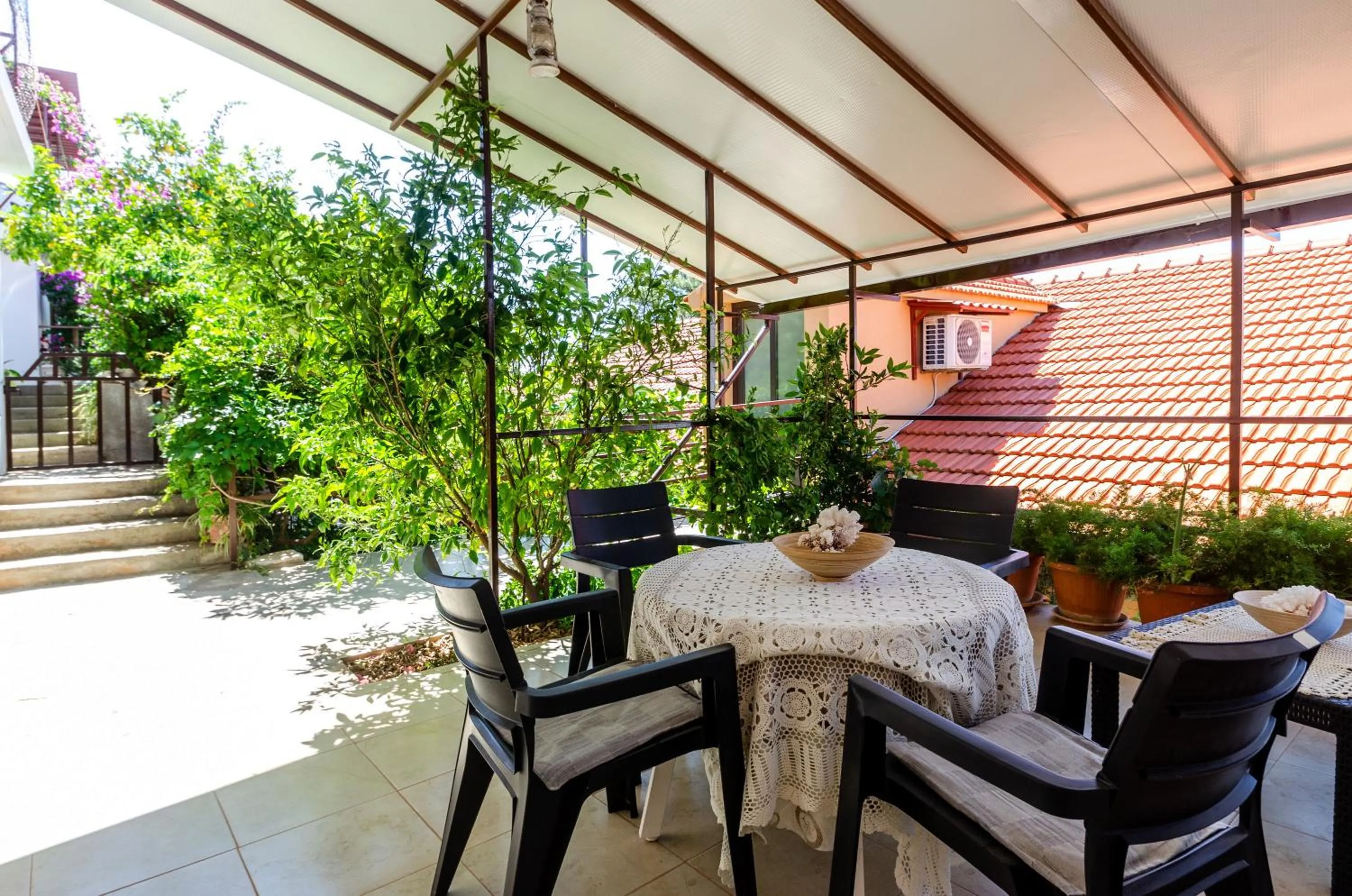 Property building in Apartments Ljiljana