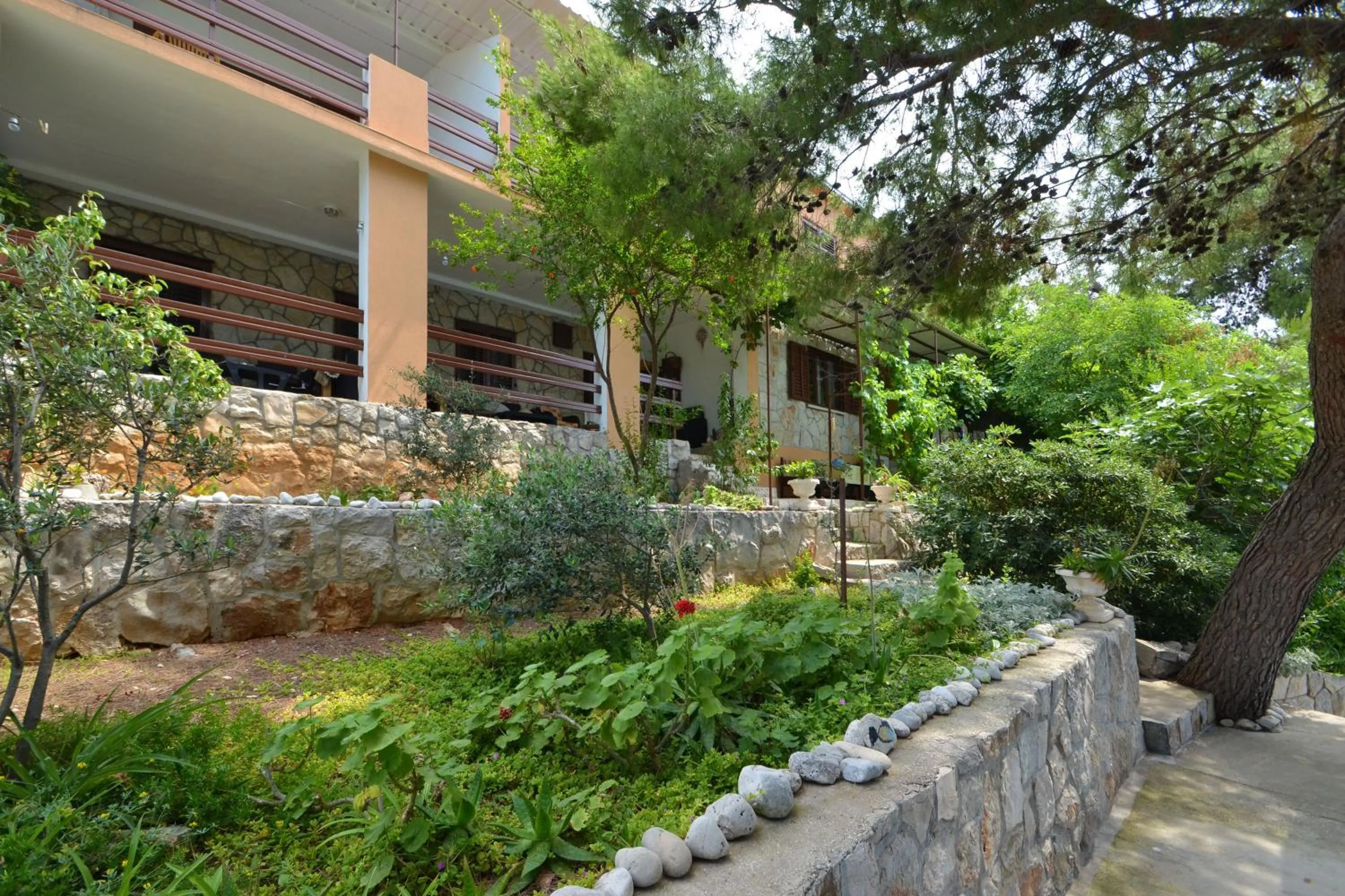 Property building in Apartments Ljiljana