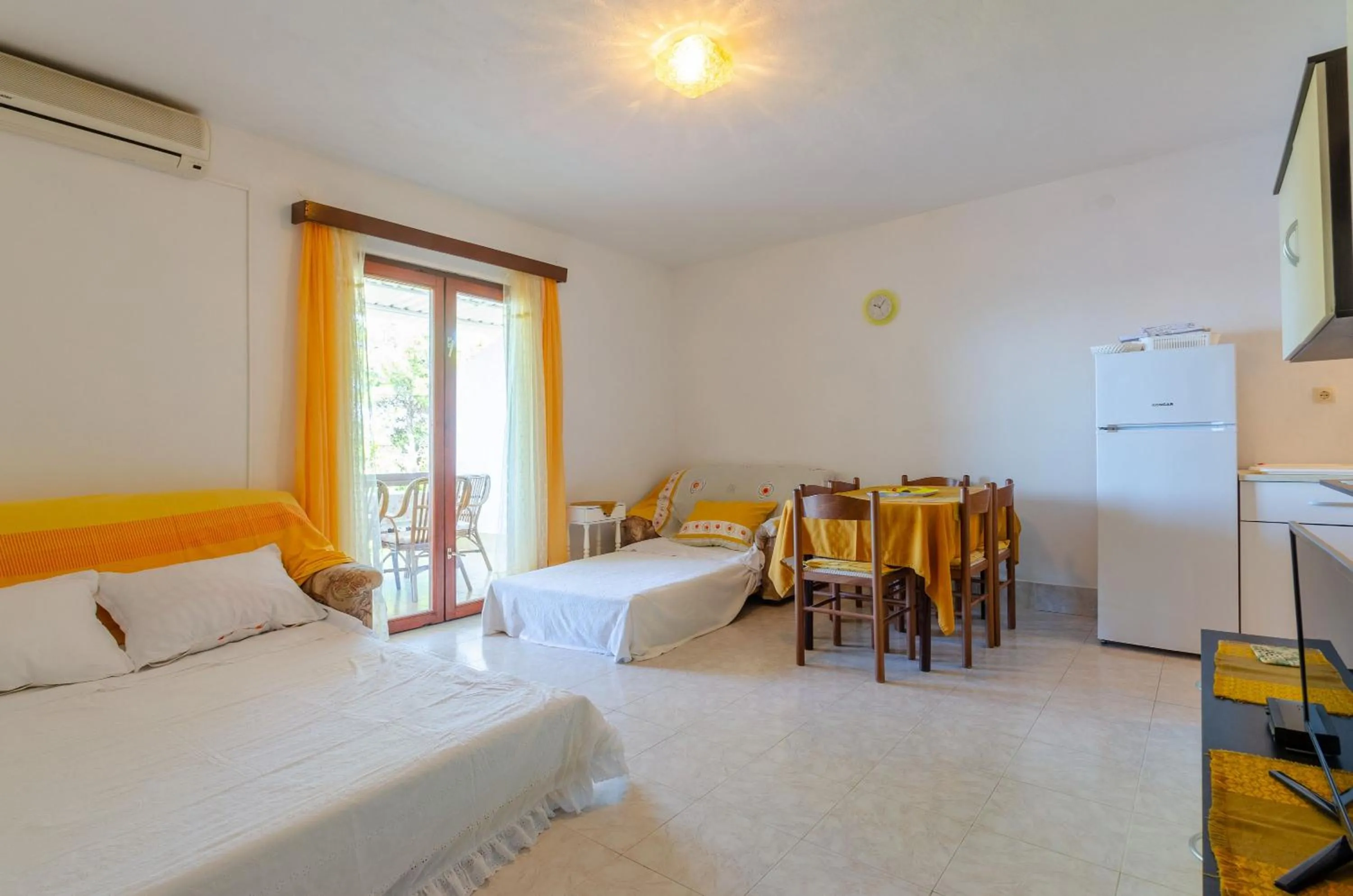 Bed in Apartments Ljiljana