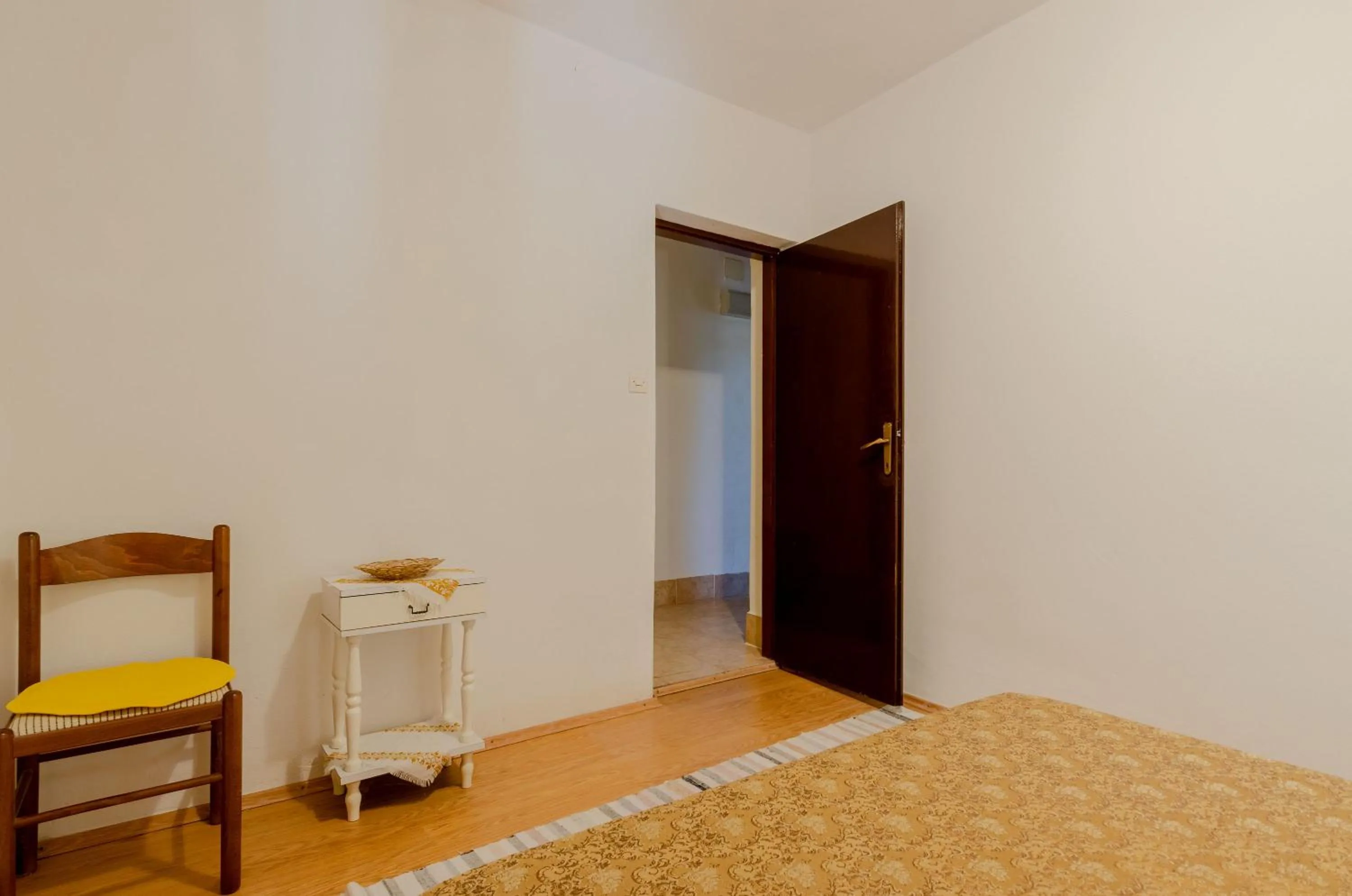 Bed in Apartments Ljiljana