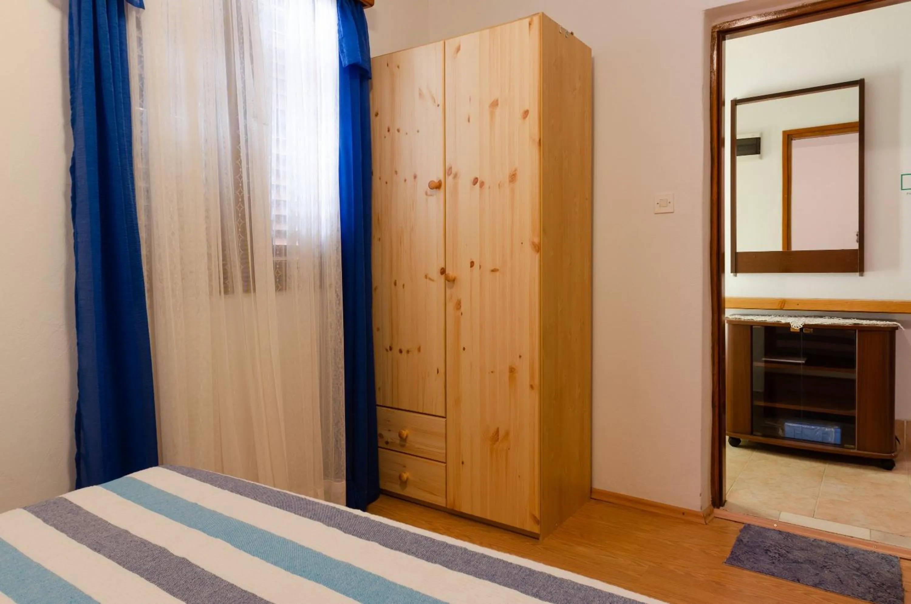 wardrobe, Bed in Apartments Ljiljana