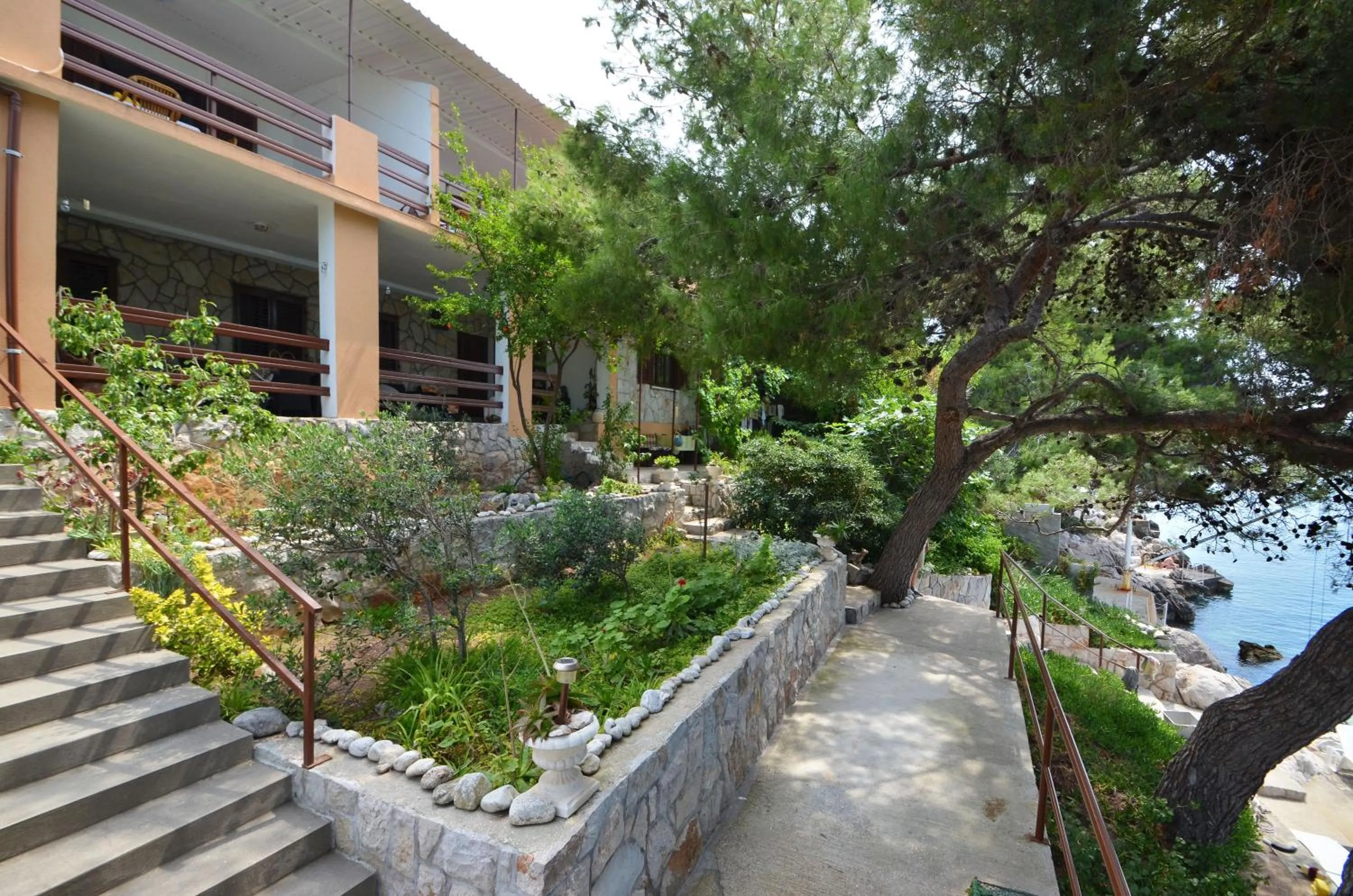 Property building in Apartments Ljiljana