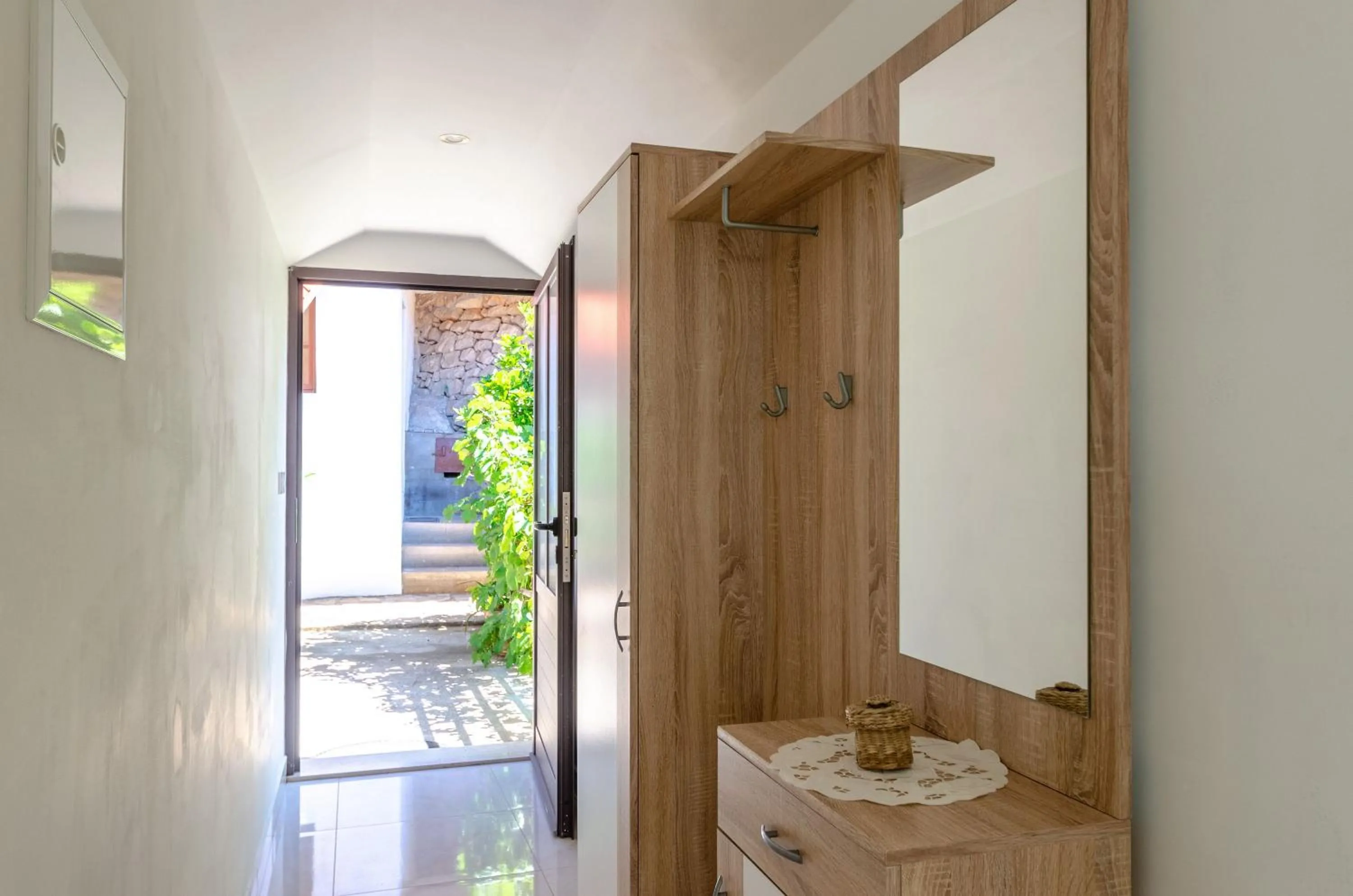 Area and facilities in Apartments Ljiljana