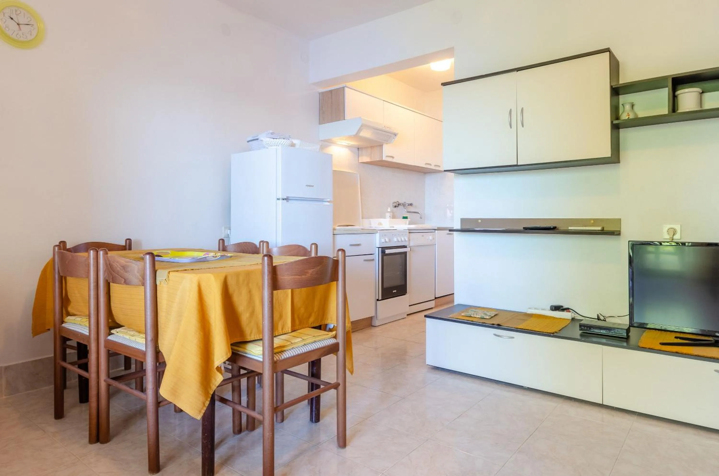TV and multimedia in Apartments Ljiljana