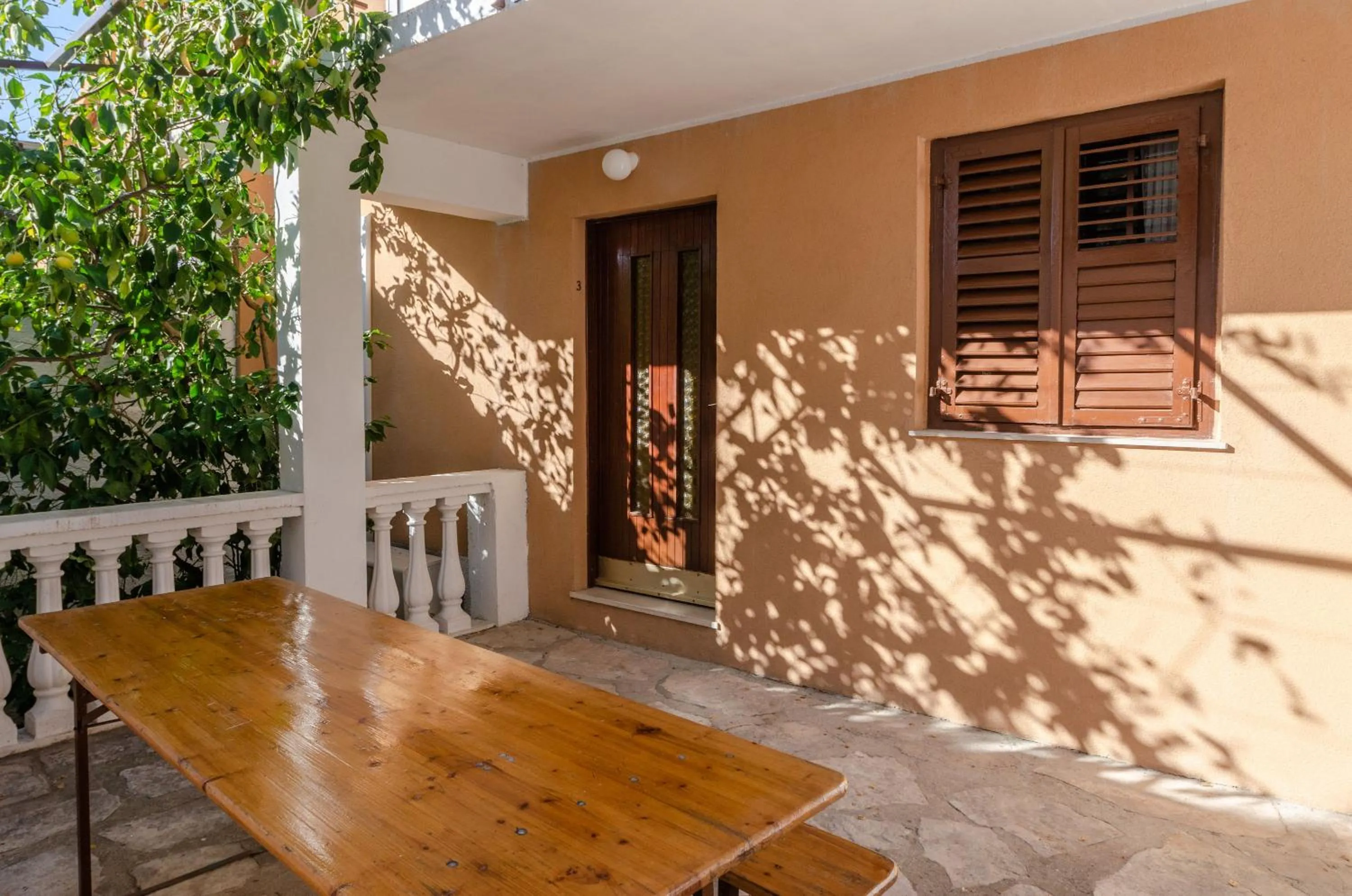 Property building in Apartments Ljiljana