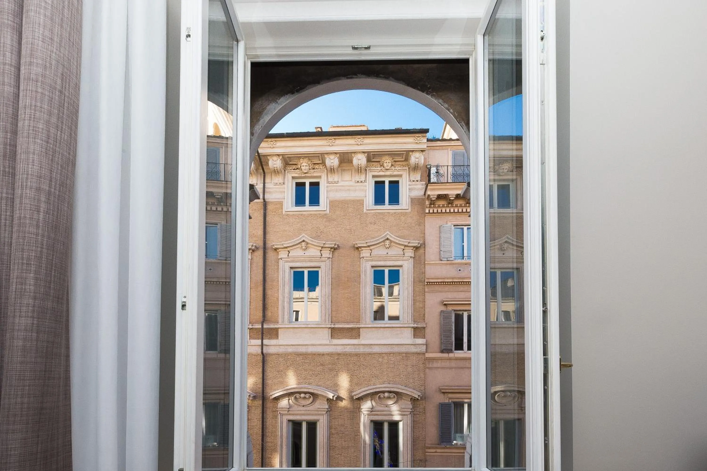 Nearby landmark in Suite della Pigna