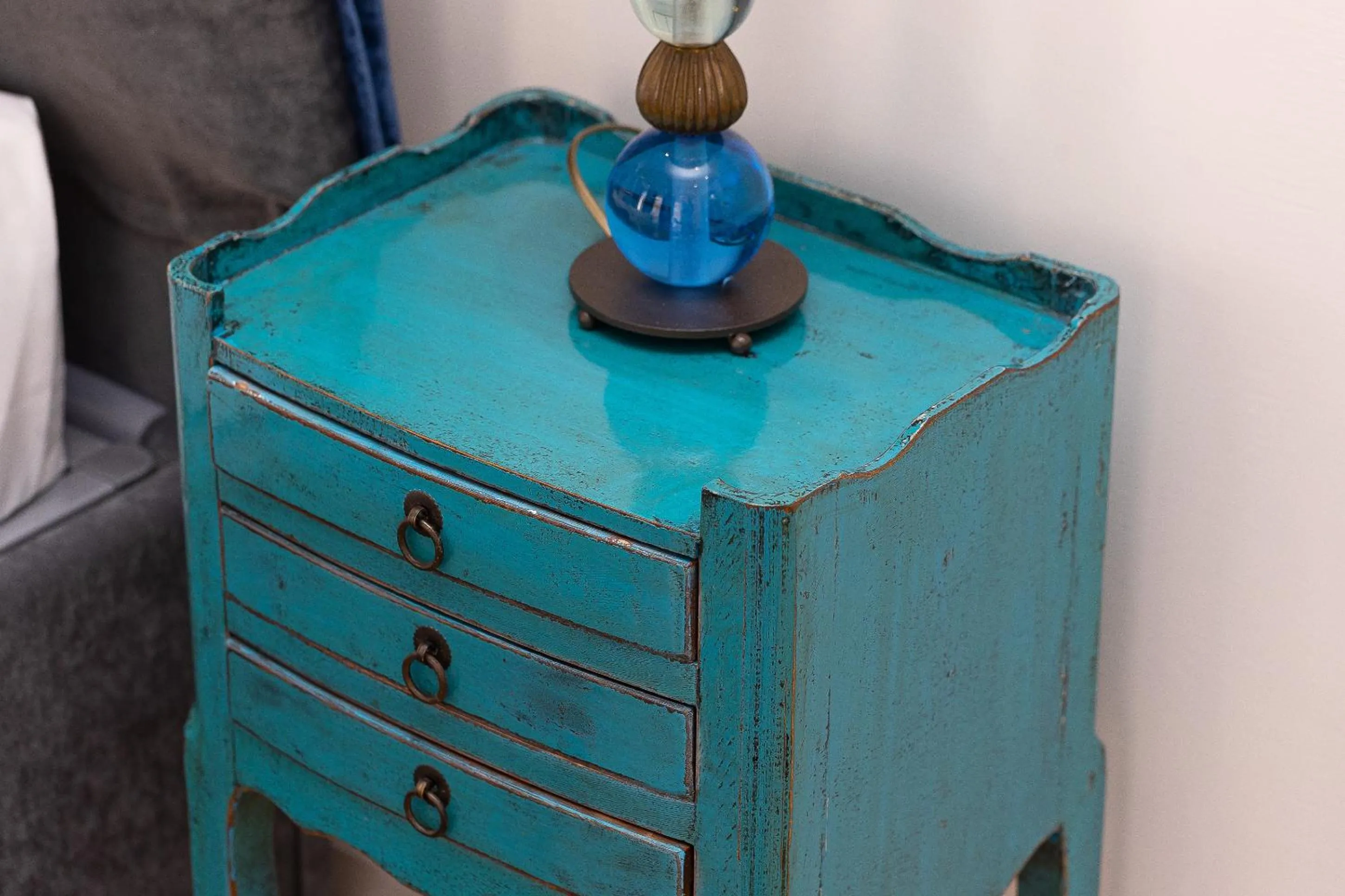 Decorative detail in Suite della Pigna