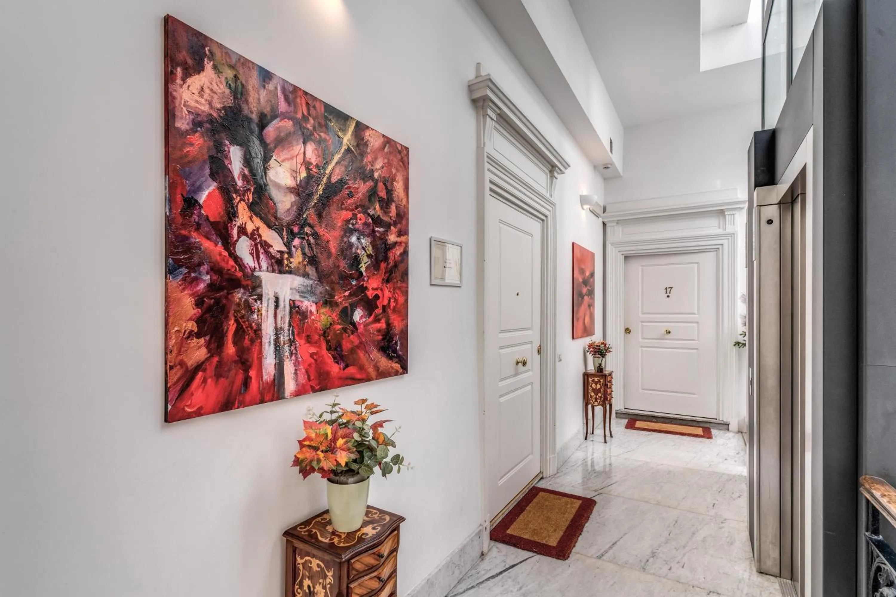 Property building in Suite della Pigna