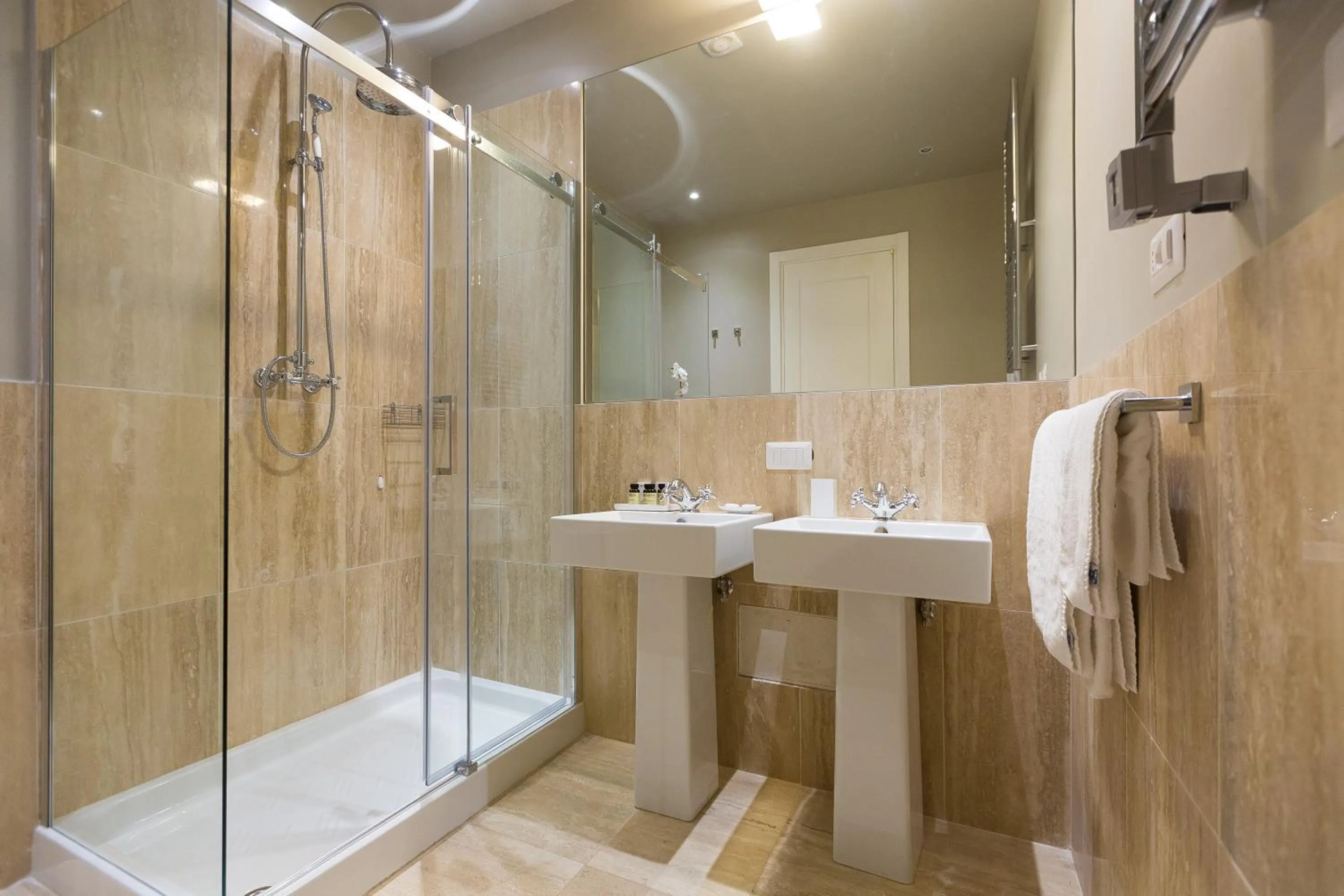Shower in Suite della Pigna