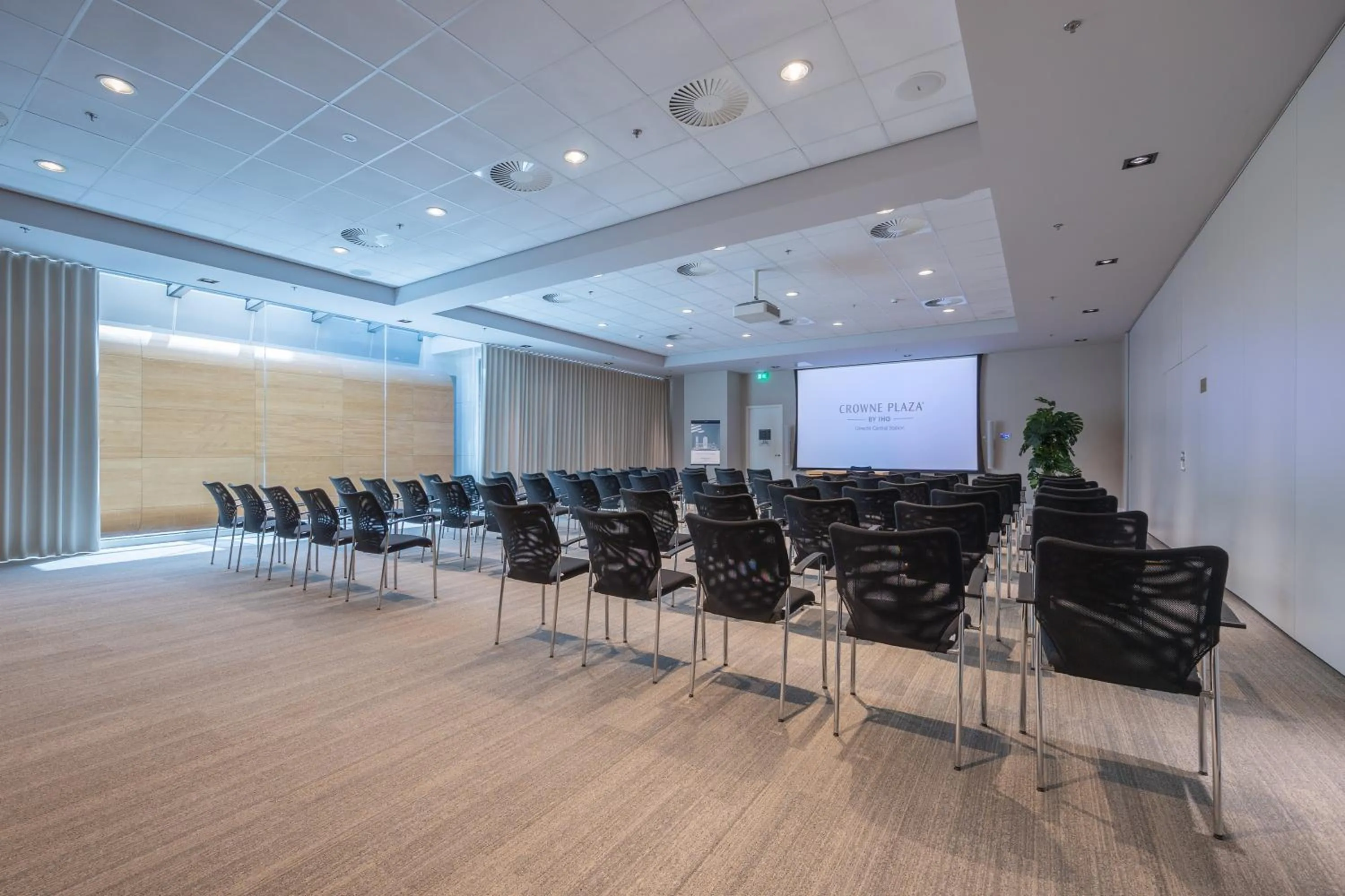 Meeting/conference room in Crowne Plaza Utrecht - Central Station by IHG
