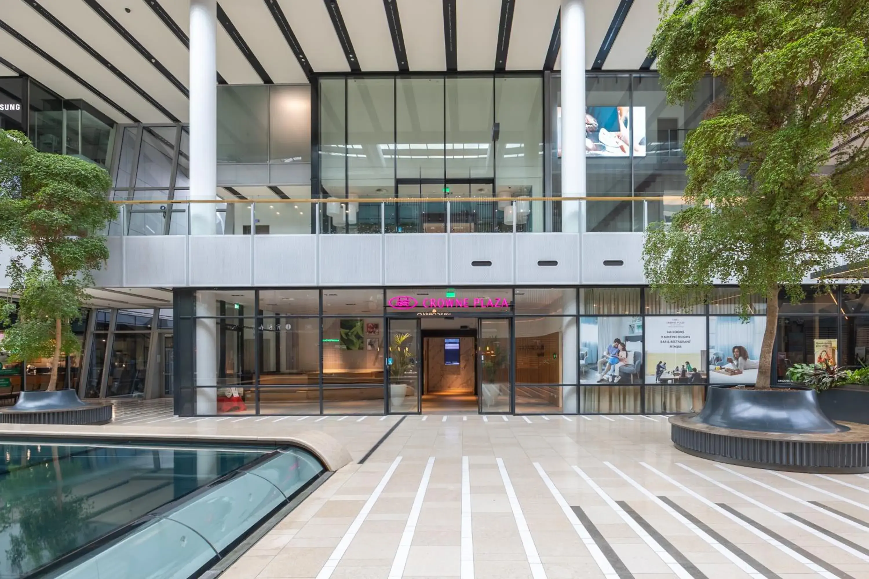 Property building in Crowne Plaza Utrecht - Central Station by IHG Property building in Crowne Plaza Utrecht - Central Station by IHG