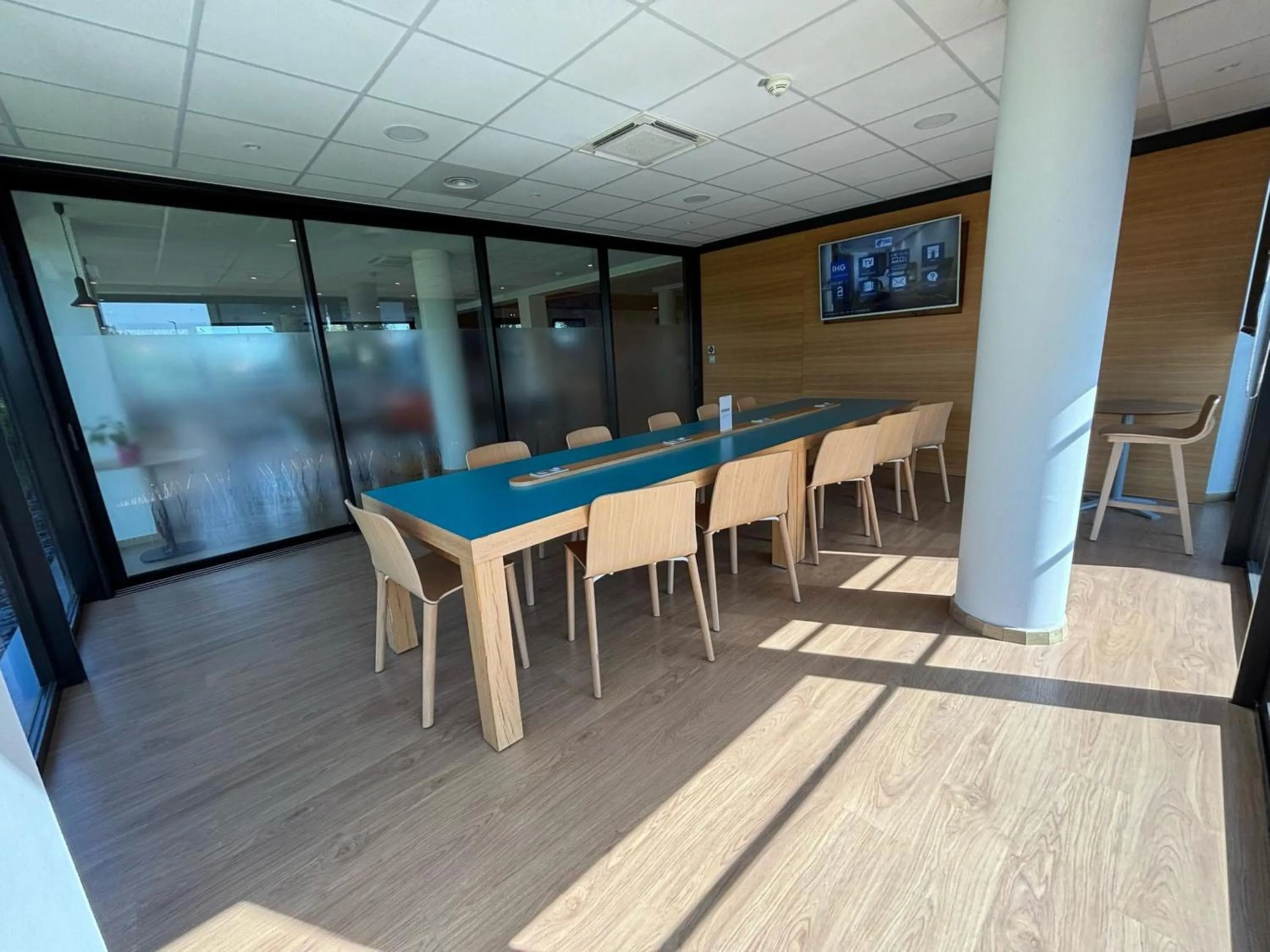 Meeting/conference room in Holiday Inn Express - Arcachon - La Teste by IHG