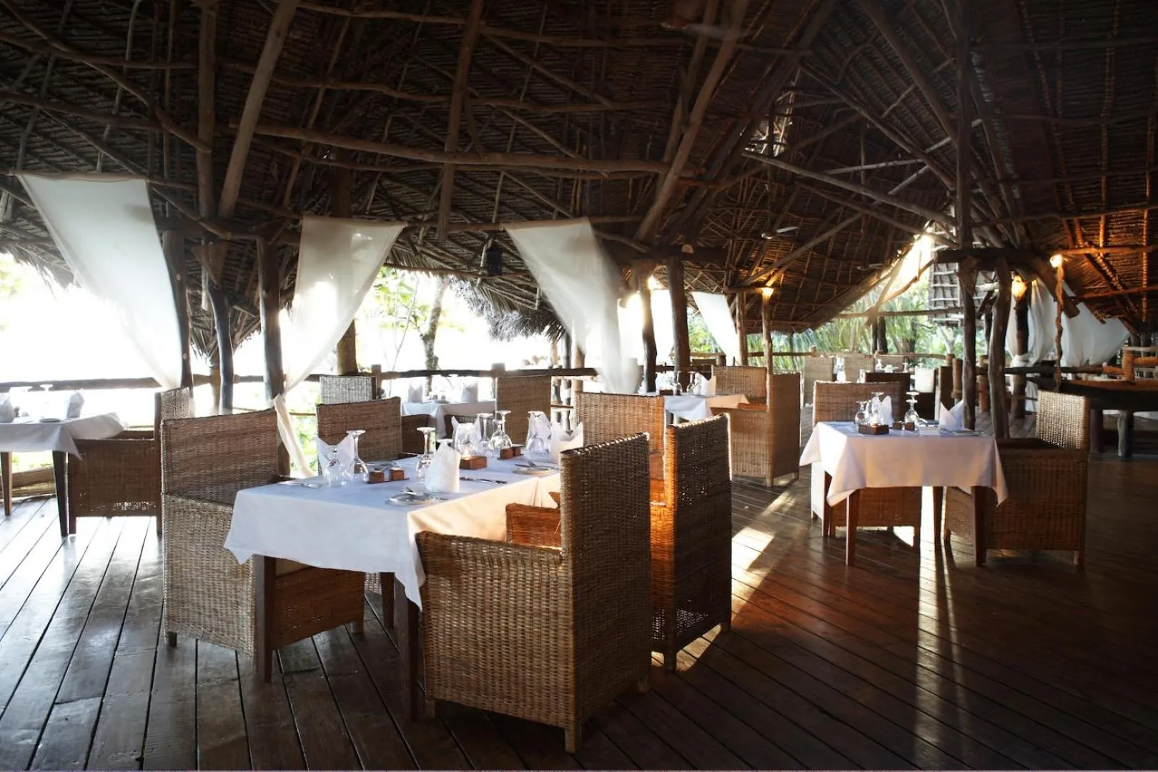 Restaurant/places to eat in Fundu Lagoon