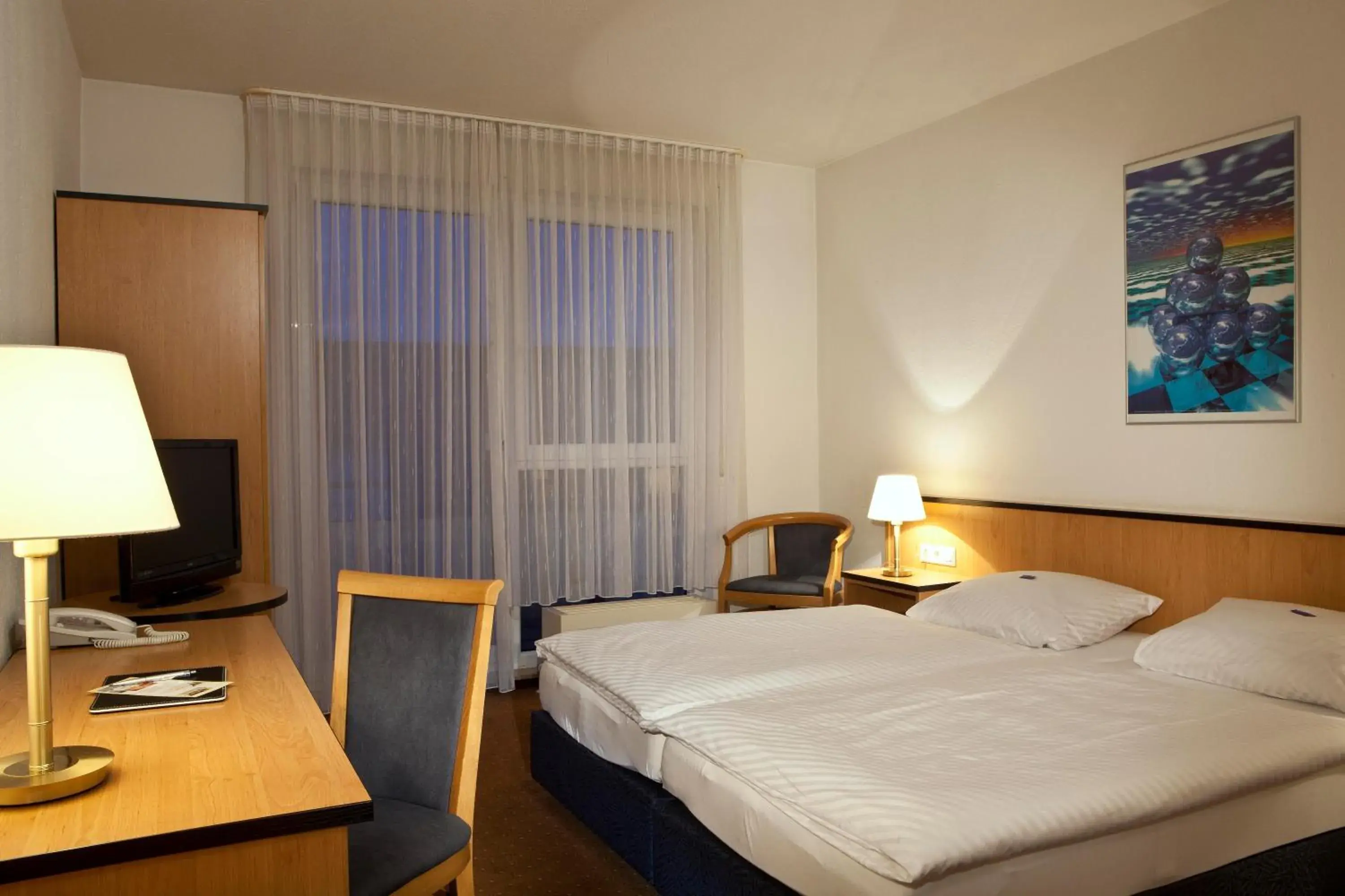 Bed in Airport-Hotel Stetten