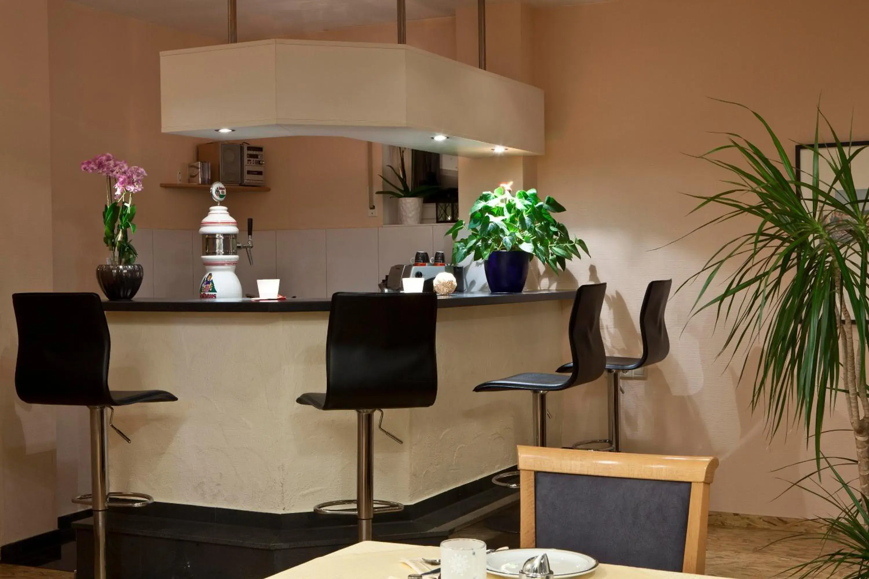 Lounge or bar in Airport-Hotel Stetten