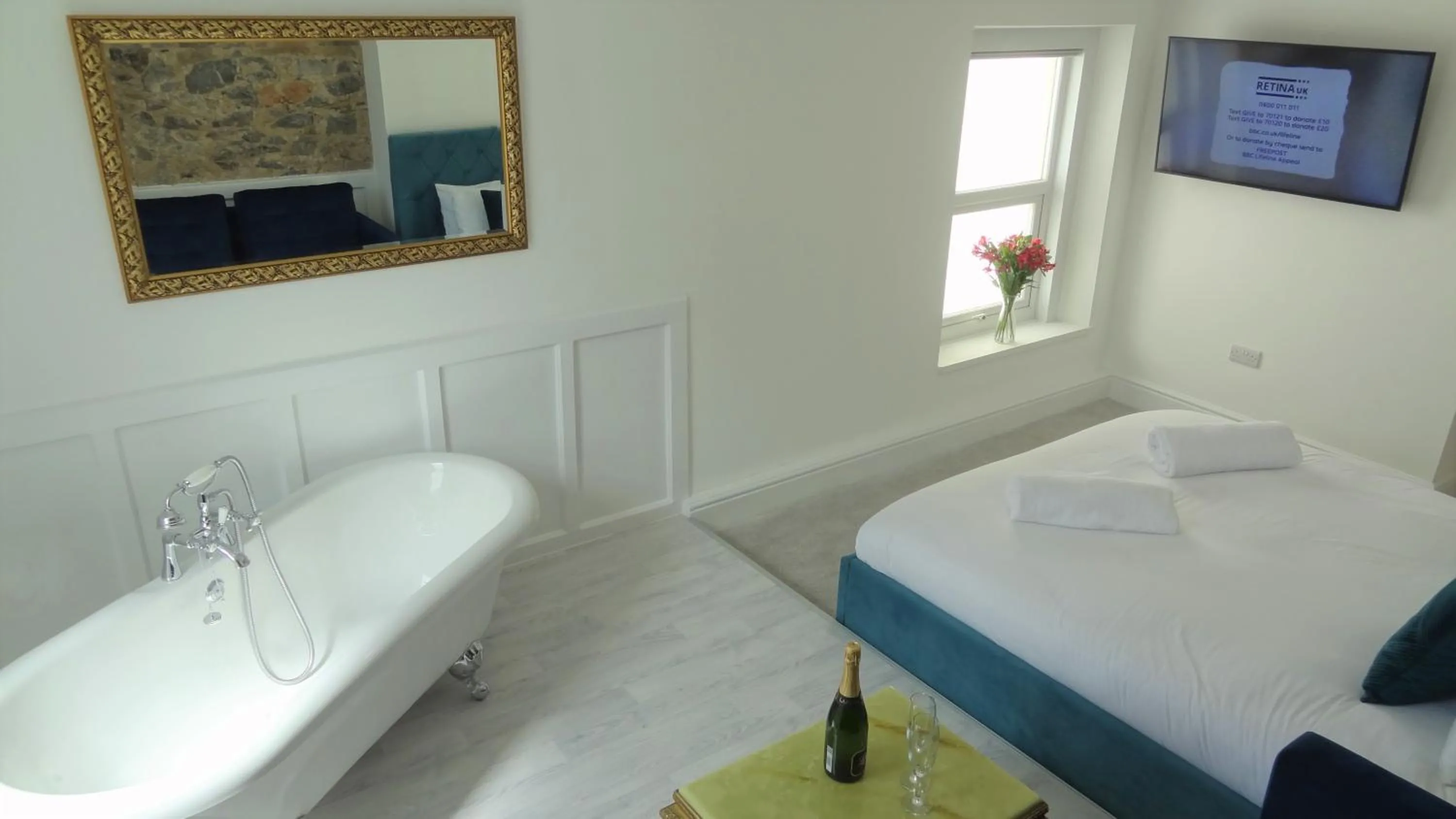 Bed in Snowdon Retreat Villa by Seaside Llandudno