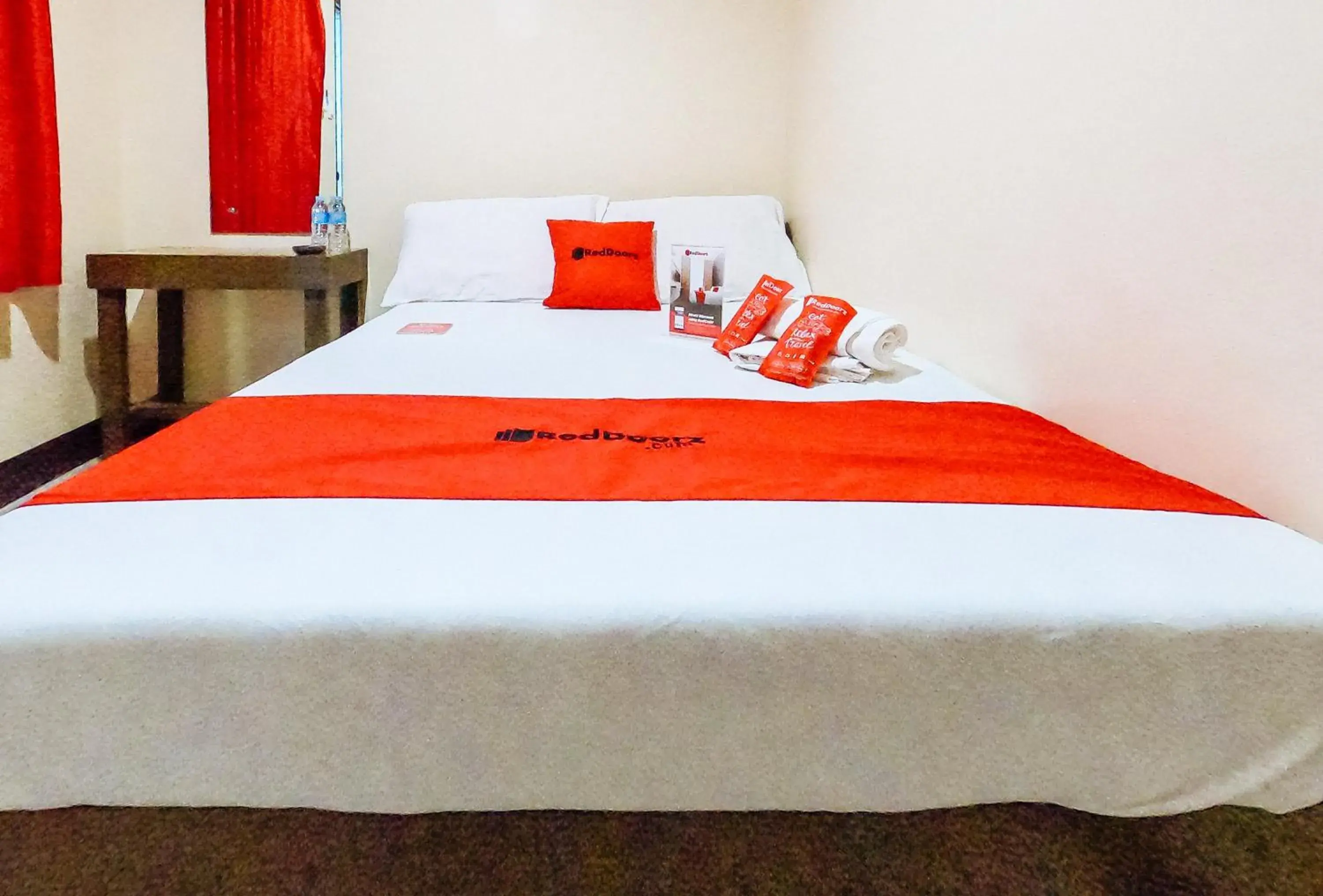 Bed in RedDoorz @ Pamaong Street Bed in RedDoorz @ Pamaong Street