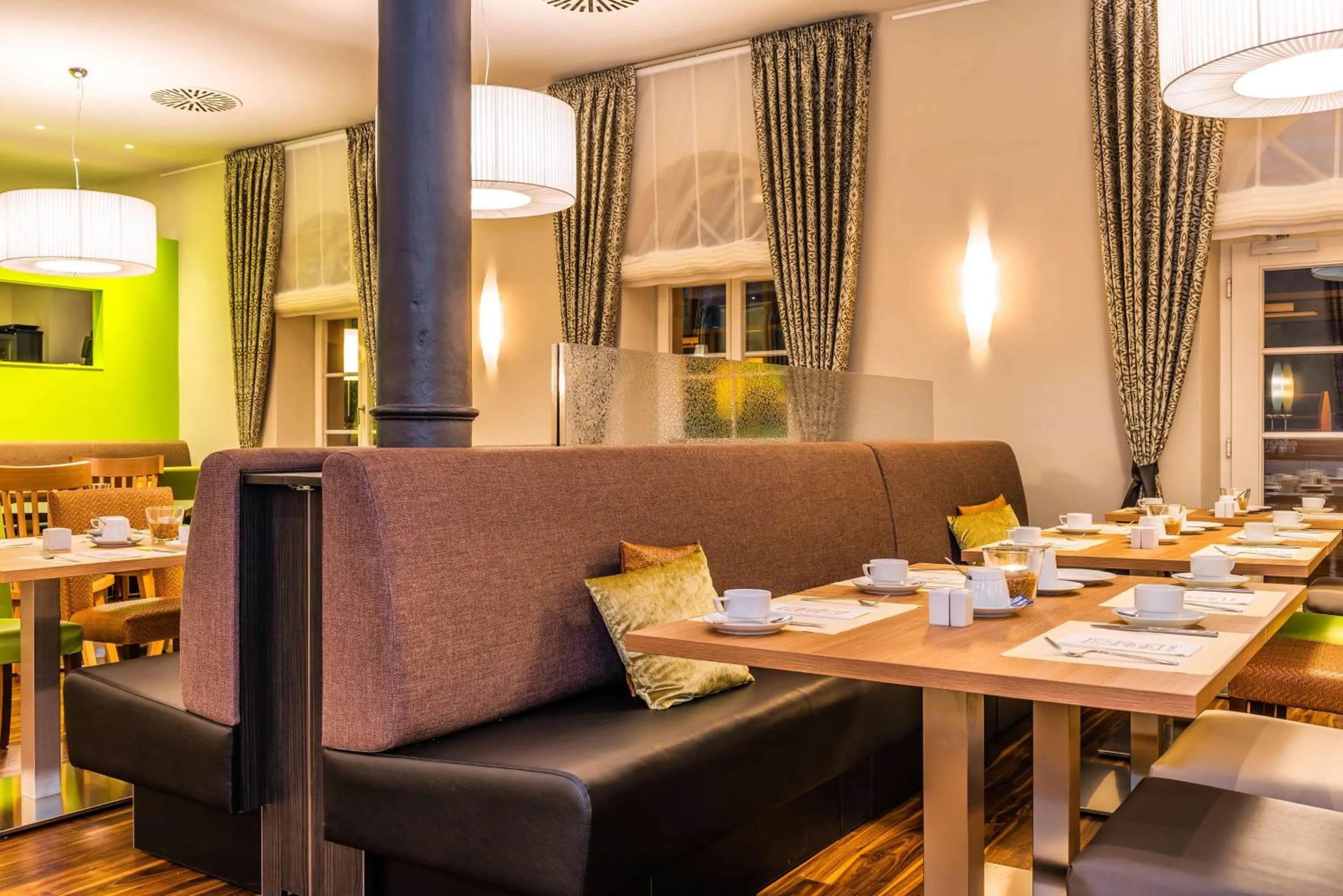 Restaurant/places to eat in nestor Hotel Stuttgart-Ludwigsburg