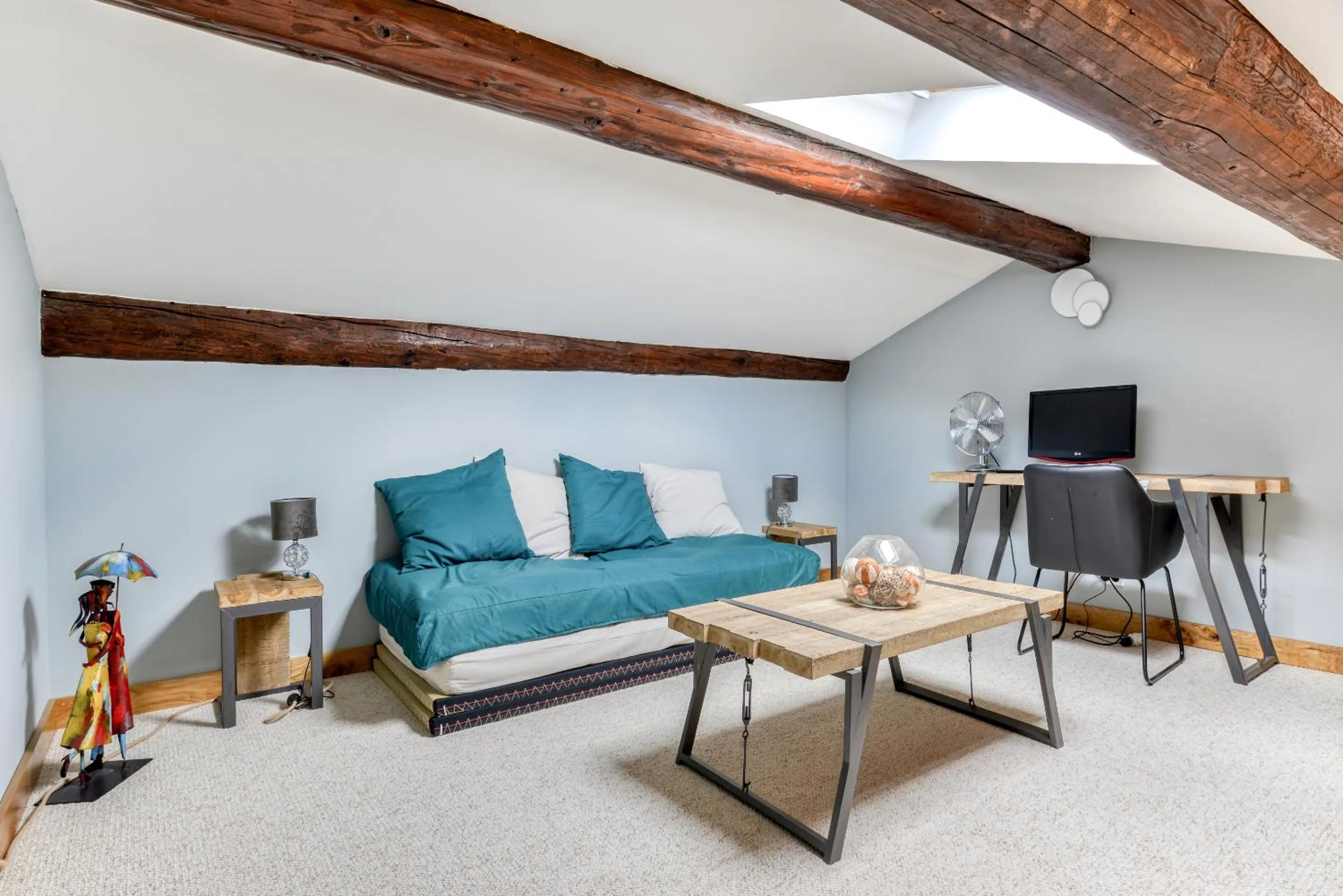 Bedroom in Maison Dix Chambres d'hôtes et Espace SPA Bien être