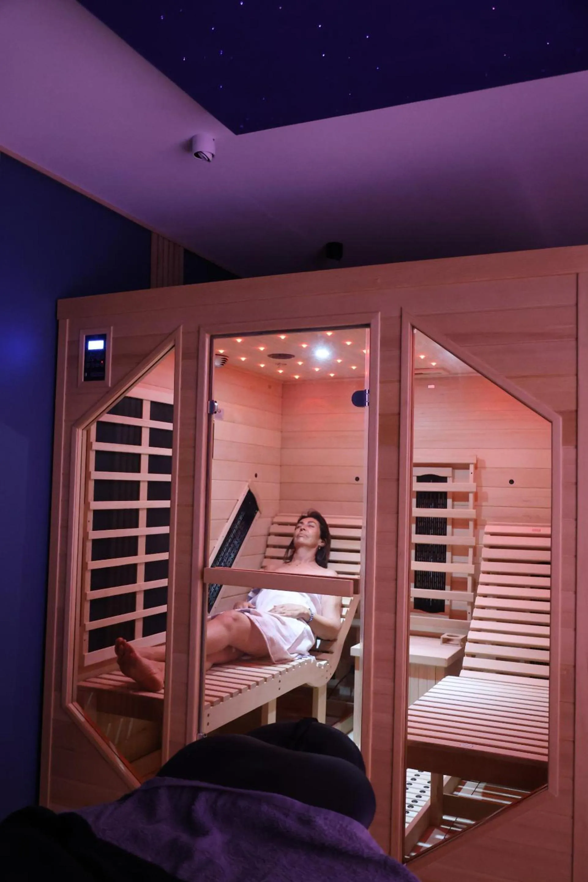 Spa and wellness centre/facilities, Bed in Maison Dix Chambres d'hôtes et Espace SPA Bien être