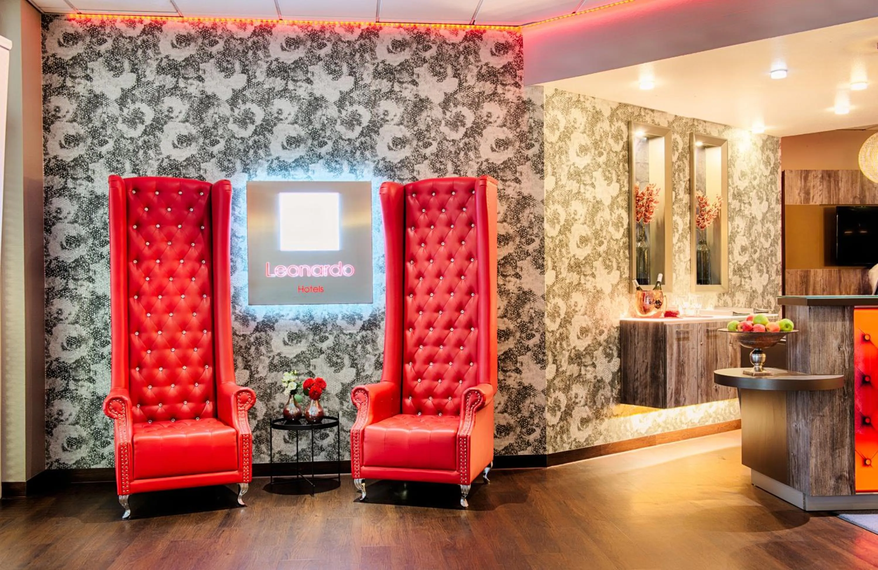 Lobby or reception in Leonardo Hotel Mannheim-Ladenburg